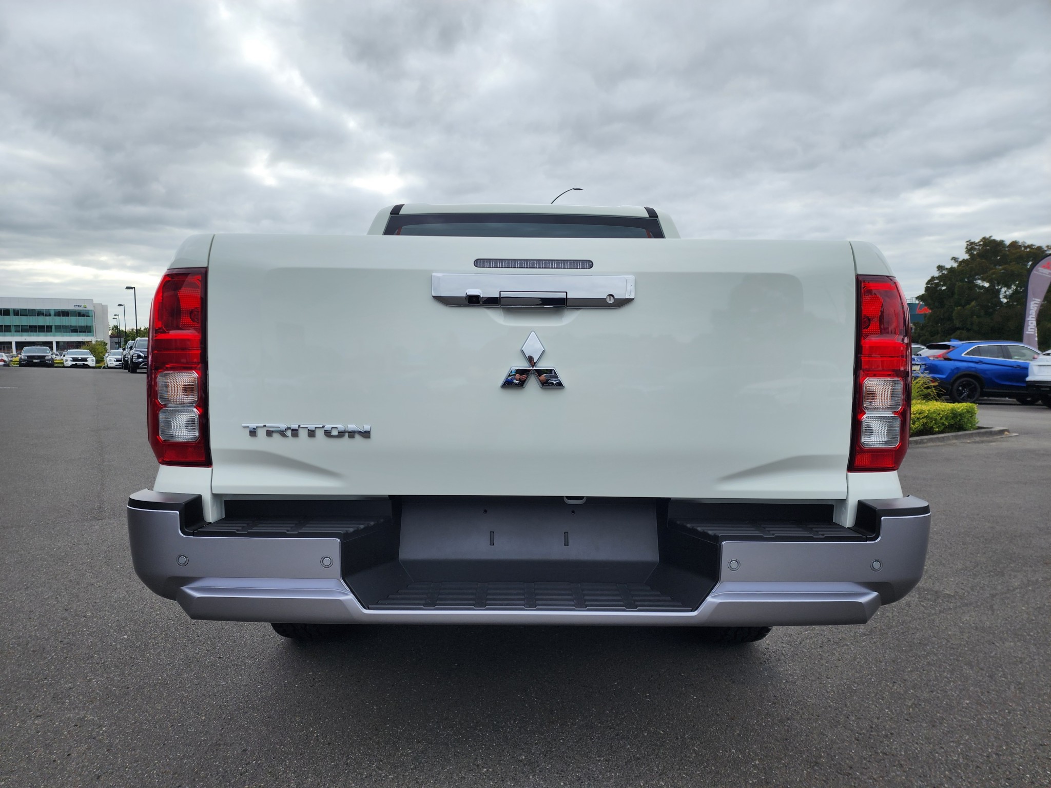 2024 Mitsubishi Triton | DC GLX 6AT 2.4DT | 22906 | 5