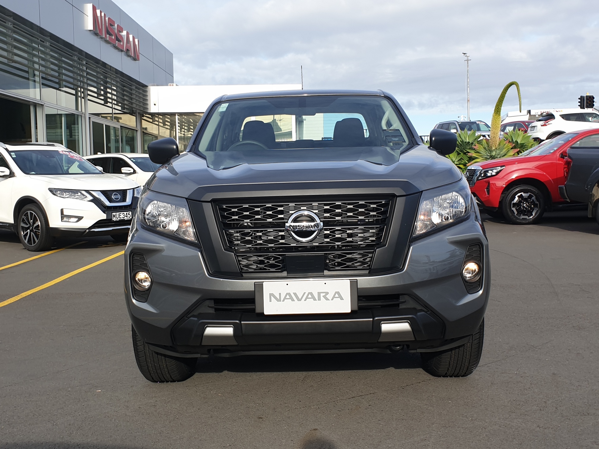 2024 Nissan Navara | SL 2.3D/2WD/6SP | 23032 | 3