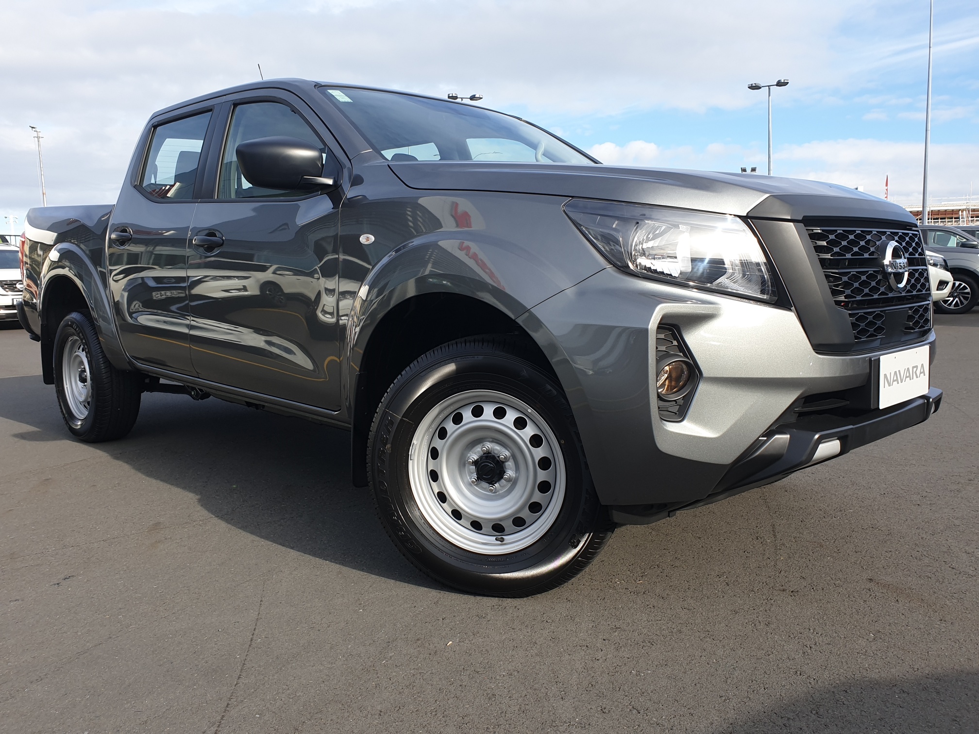 2024 Nissan Navara | SL 2.3D/2WD/6SP | 23032 | 4