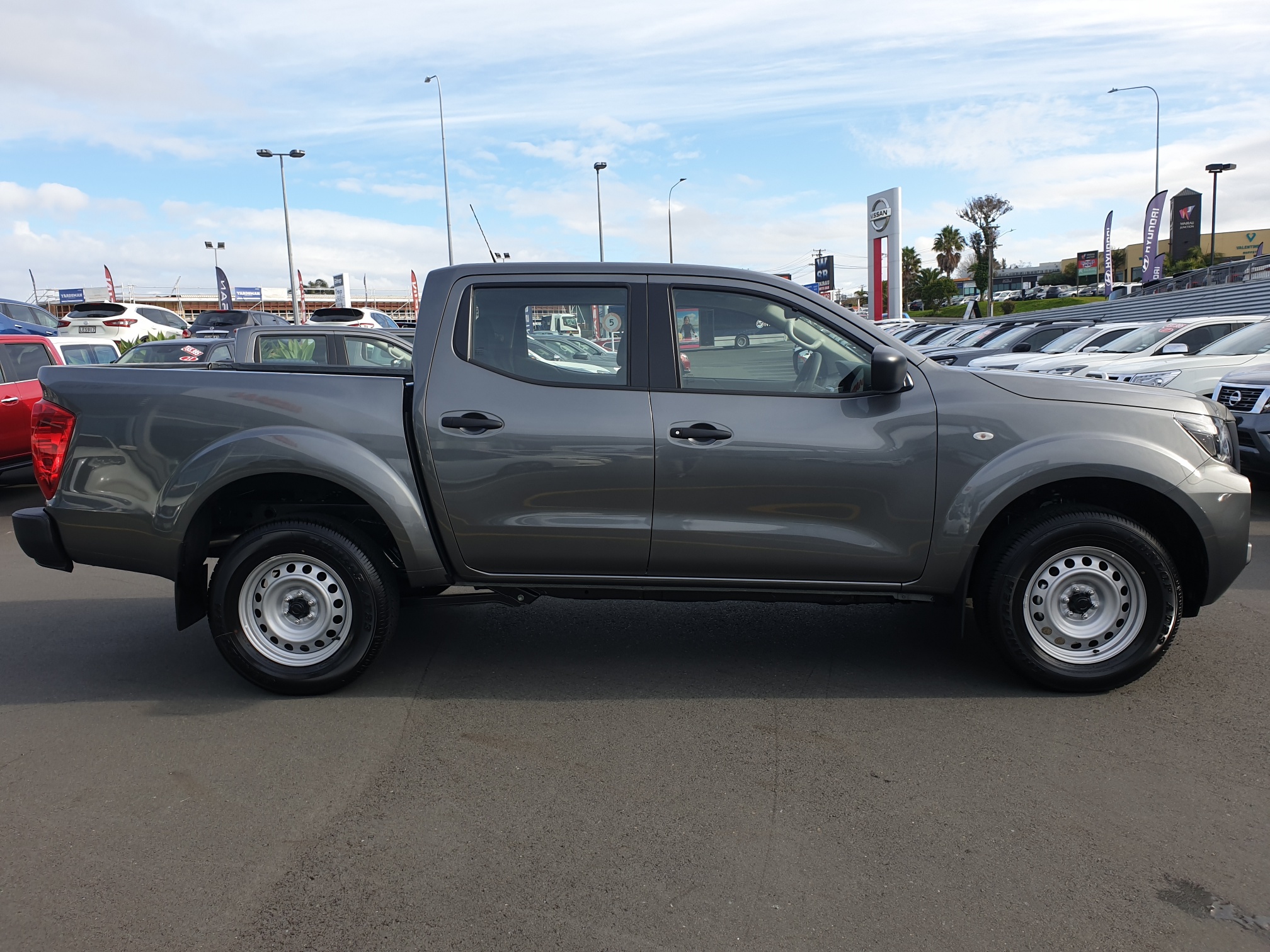 2024 Nissan Navara | SL 2.3D/2WD/6SP | 23032 | 5