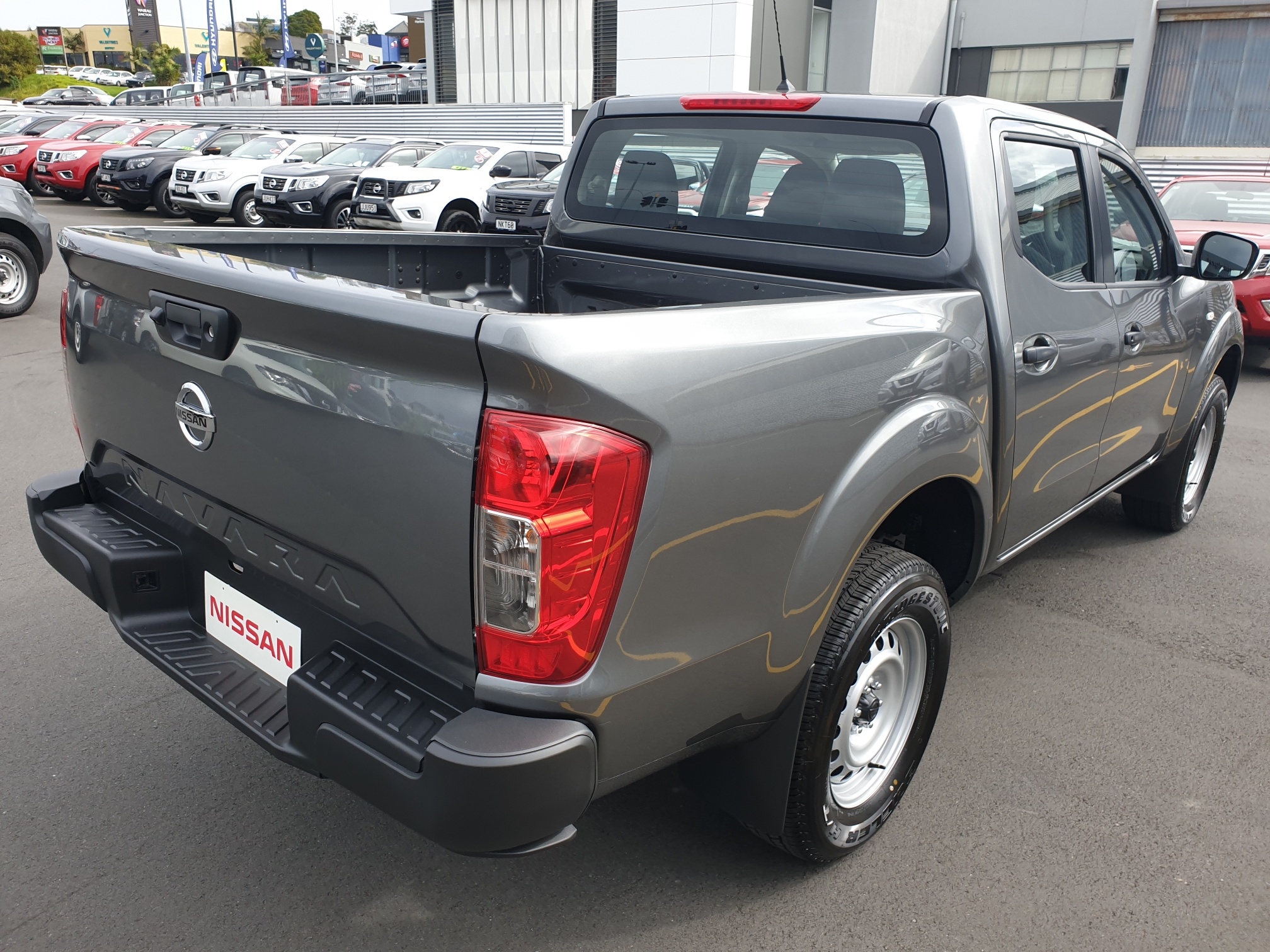 2024 Nissan Navara | SL 2.3D/7AM/4WD | 23033 | 7