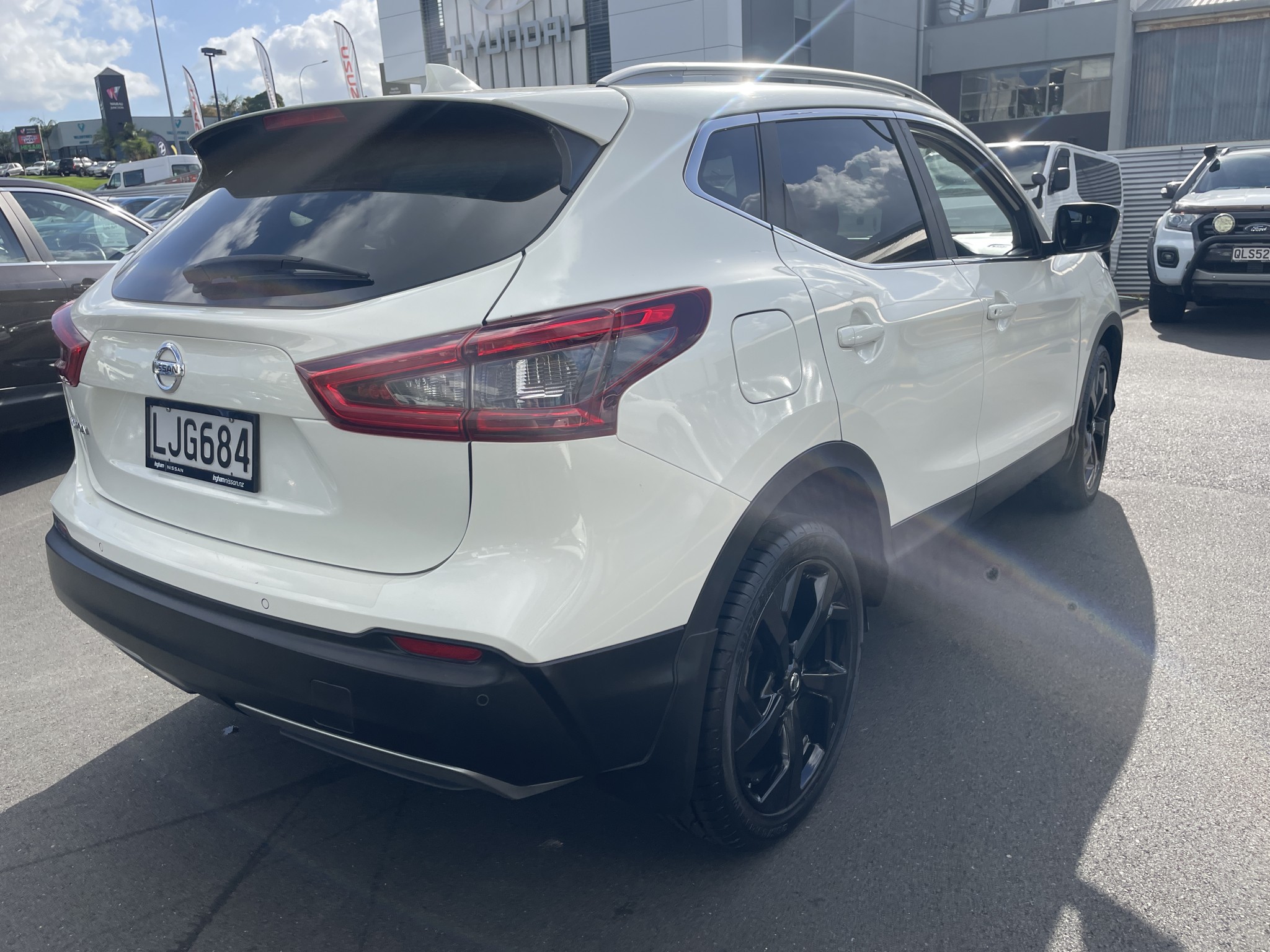 2018 Nissan Qashqai | N-TEC 2.0P | 23329 | 6