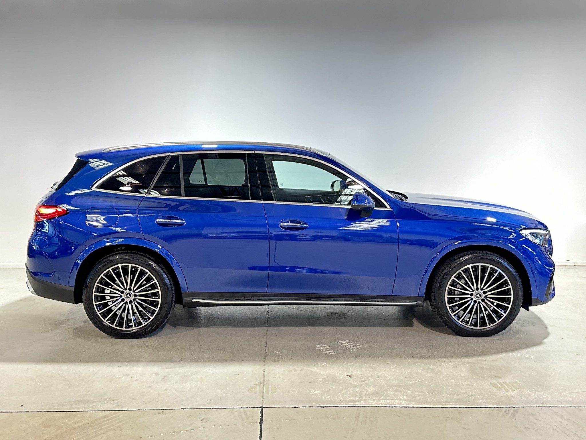 2023 Mercedes-Benz GLC 300 | GLC300 2.0PMH/4WD/9AT | 23330 | 2