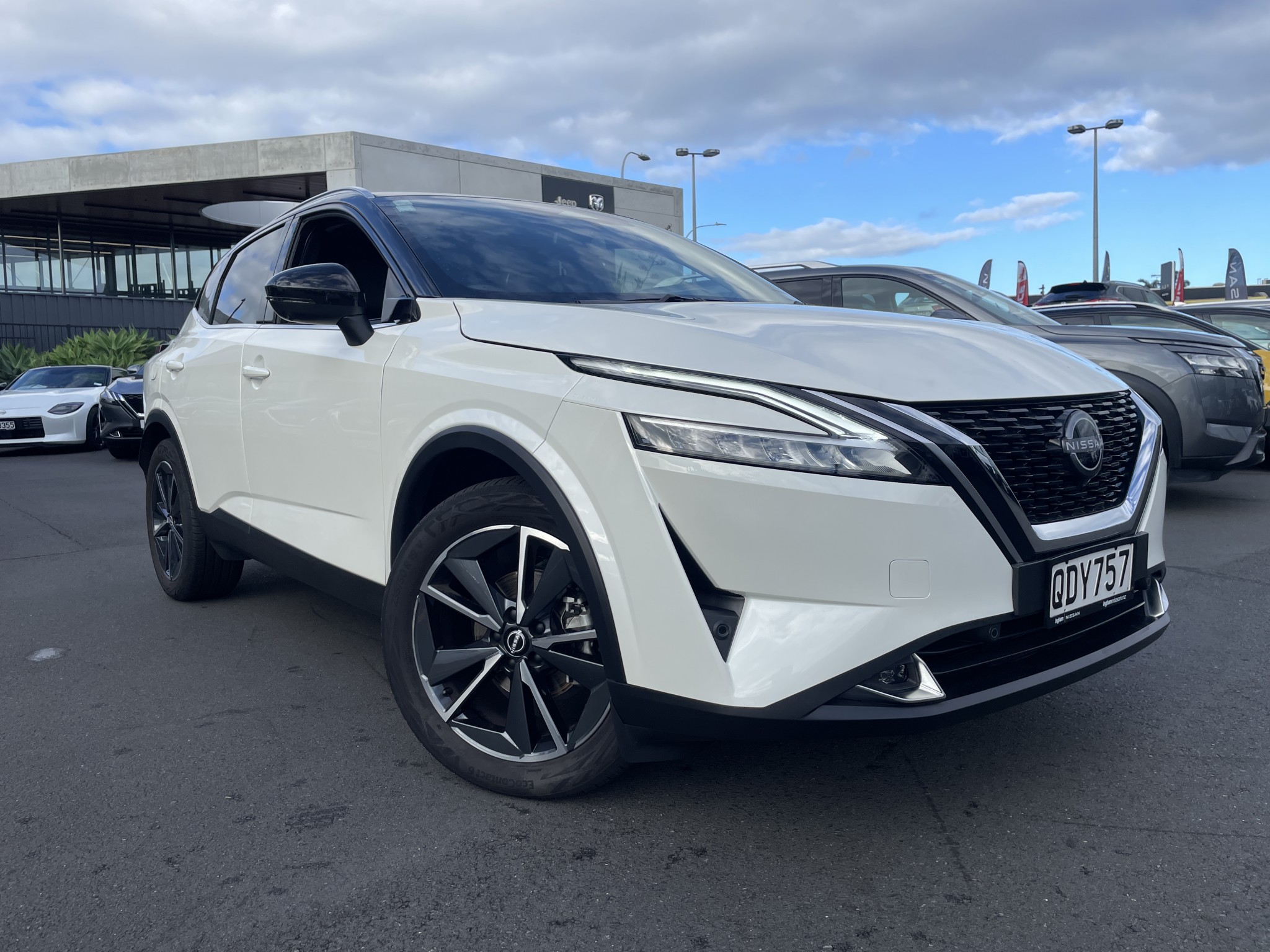 2023 Nissan Qashqai | TI 1.3PT | 23351 | 4