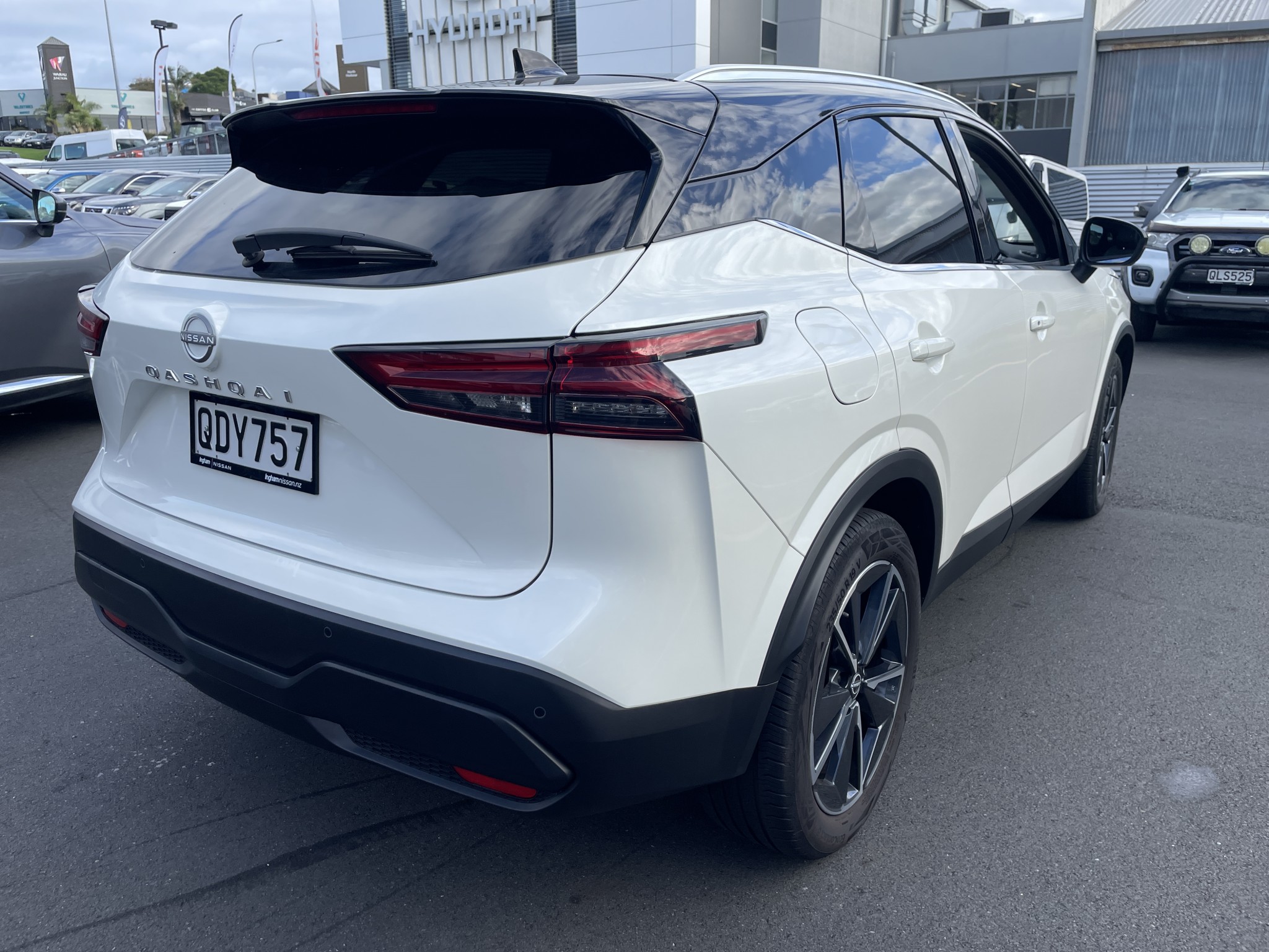 2023 Nissan Qashqai | TI 1.3PT | 23351 | 6