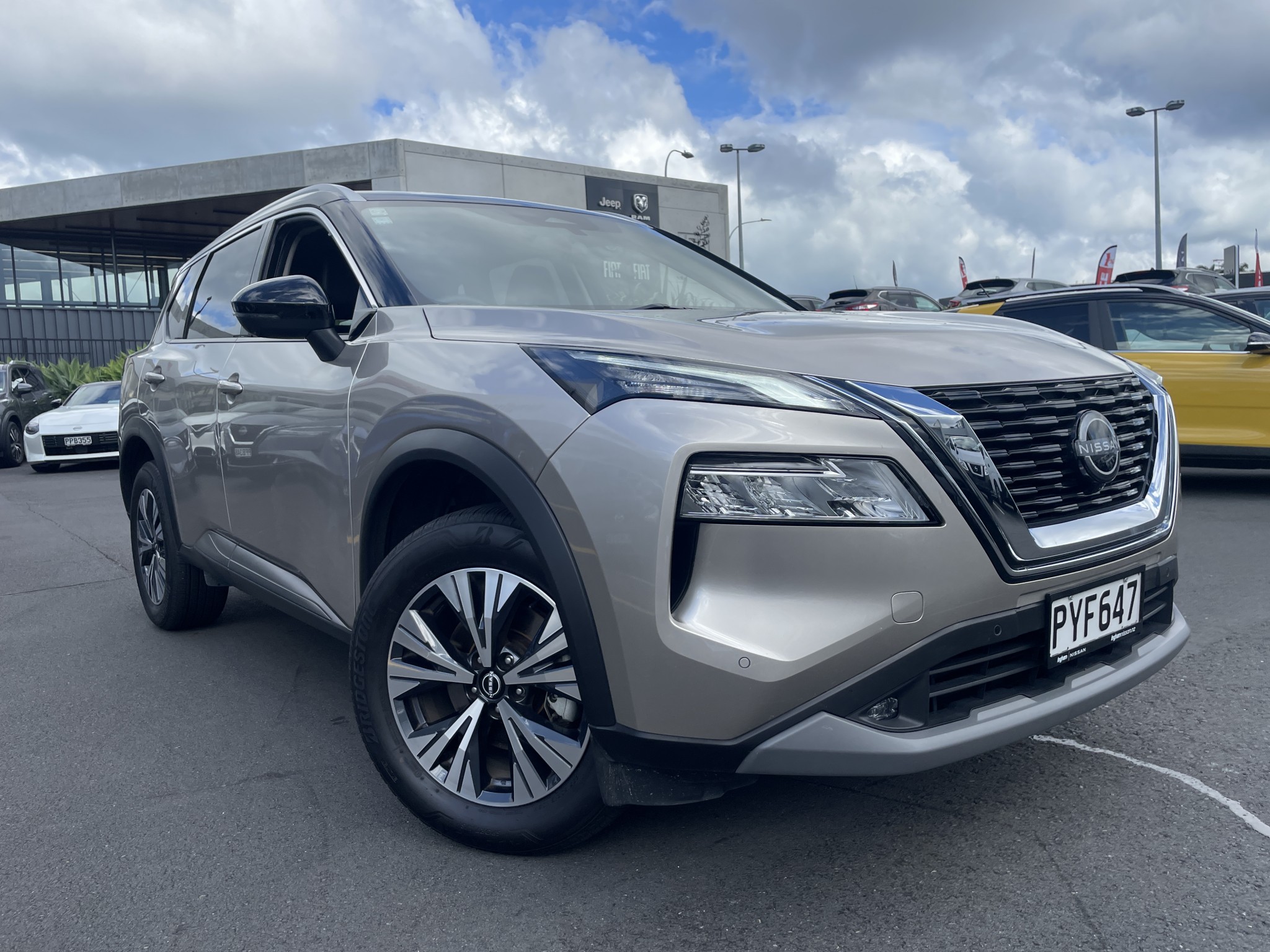 2023 Nissan X-Trail | ST-L 2.5P/4WD/CVT | 23368 | 4