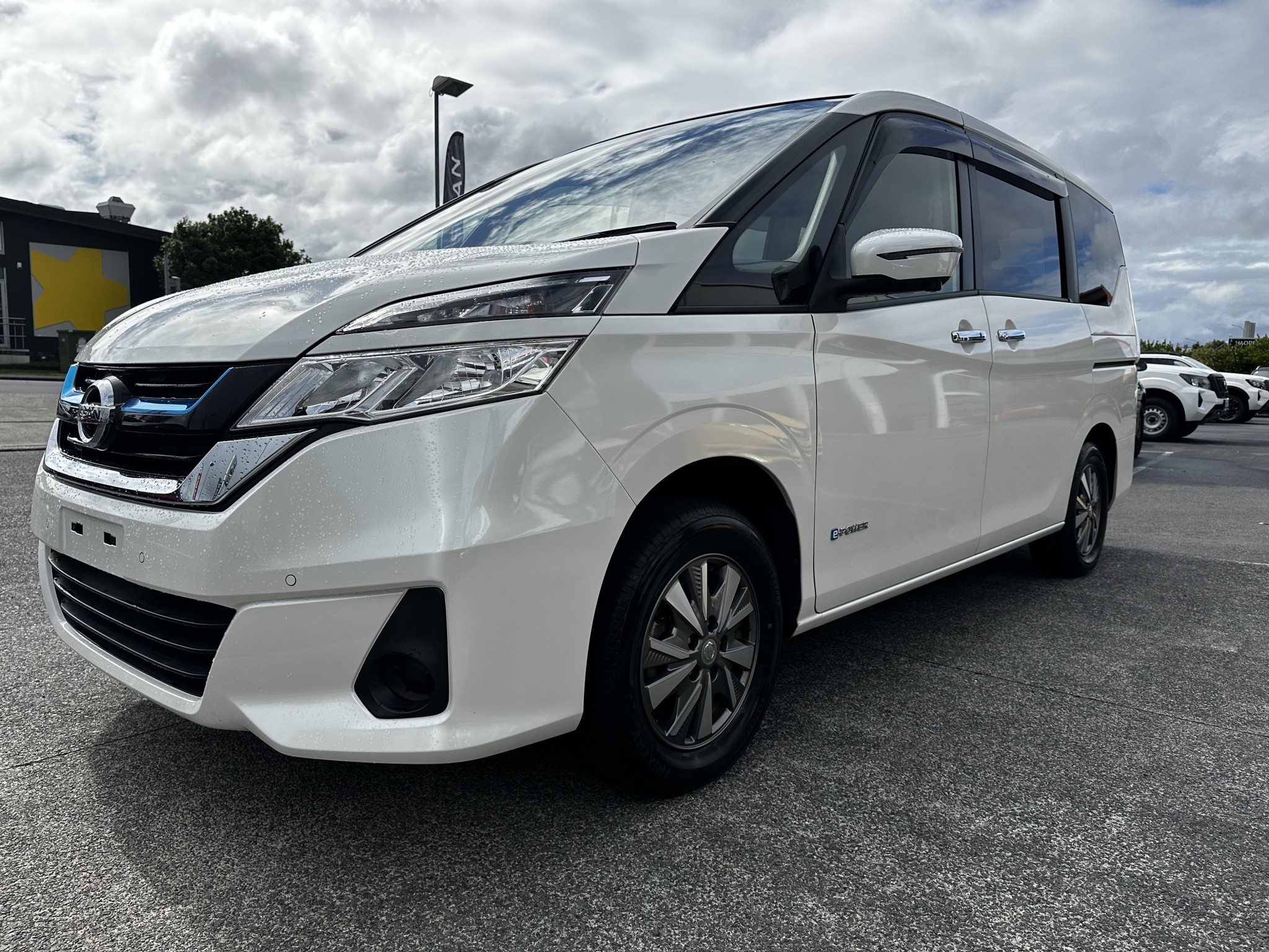 2018 Nissan Serena | E-POWER | 23425 | 3