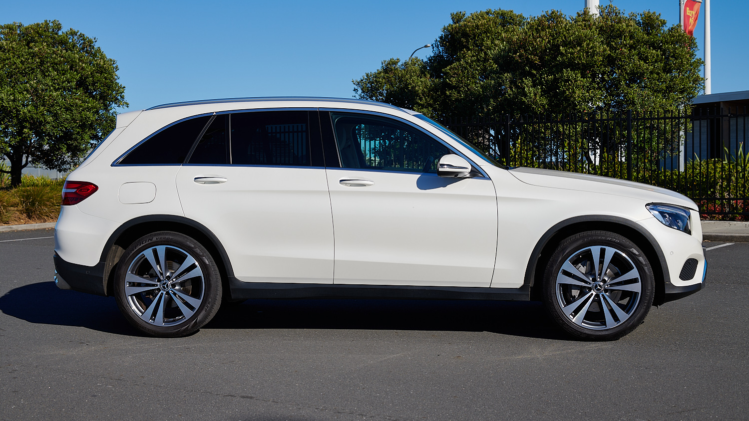 2018 Mercedes-Benz GLC 250 | 250 2.0P/4WD/9AT/SW | 23547 | 5