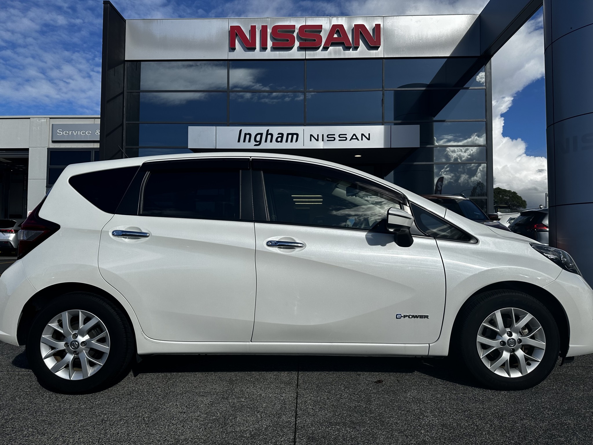 2018 Nissan Note | MEDALIST E-POWER | 23649 | 2