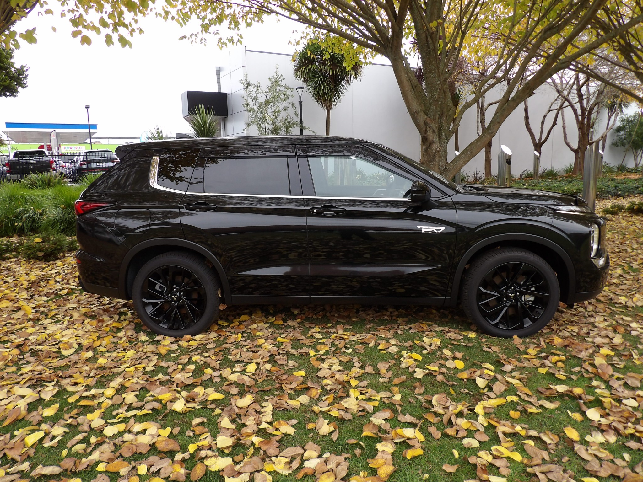 2023 Mitsubishi Outlander | SPORT PHEV/4WD/AT AUTO 7 SEAT PLUG IN HYBRID | 23673 | 3