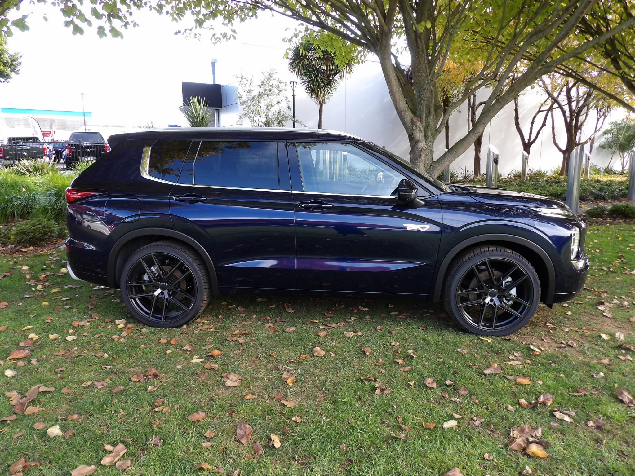 2023 Mitsubishi Outlander | VRX PHEV/4WD/AUTO 2.4 Plug in Hybrid AWD | 23674 | 3