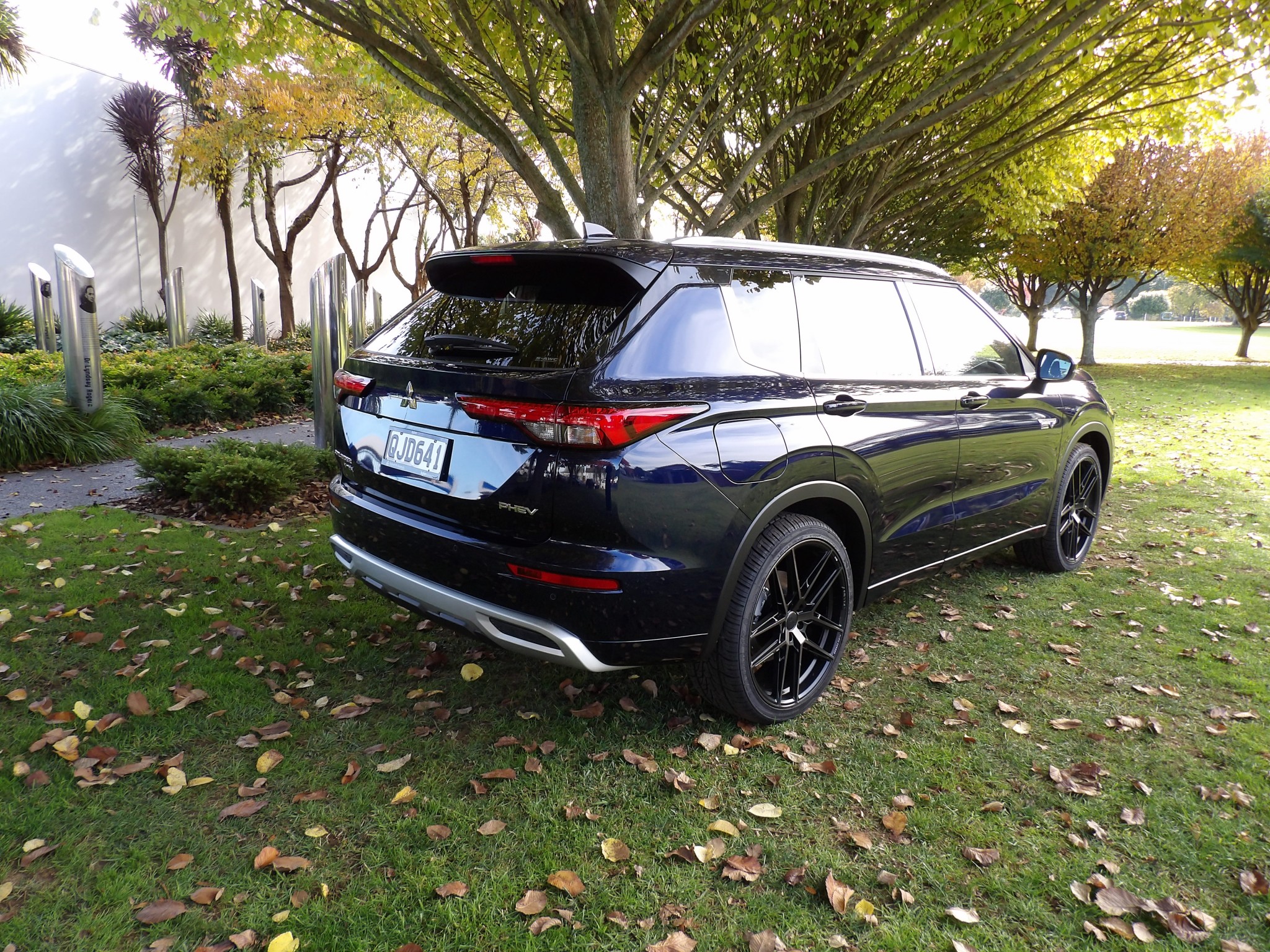 2023 Mitsubishi Outlander | VRX PHEV/4WD/AUTO 2.4 Plug in Hybrid AWD | 23674 | 4