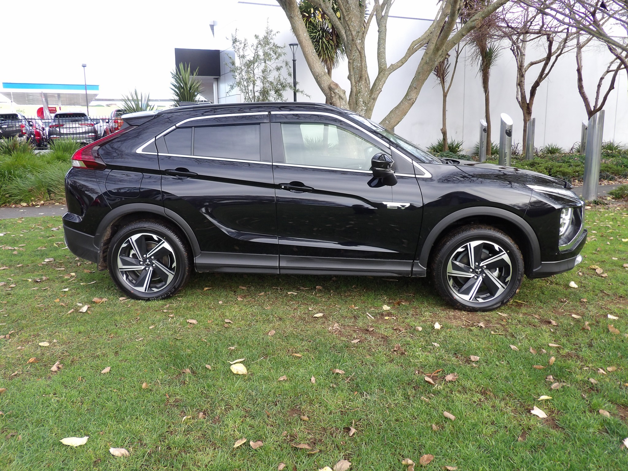 2023 Mitsubishi Eclipse Cross | XLS PHEV/4WD/AT AUTO AWD PETROL PLUG IN HYBRID | 23827 | 3