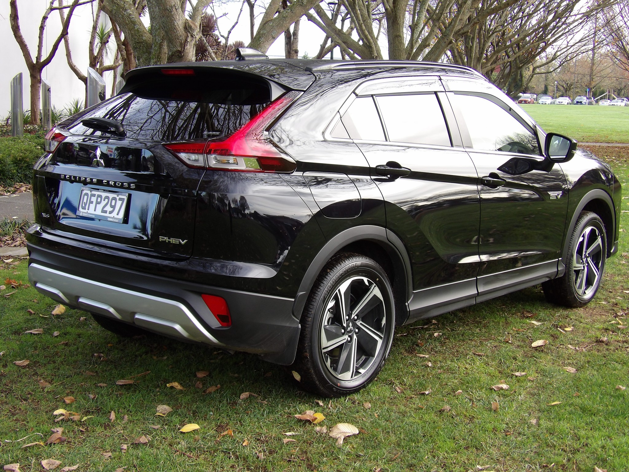 2023 Mitsubishi Eclipse Cross | XLS PHEV/4WD/AT AUTO AWD PETROL PLUG IN HYBRID | 23827 | 4