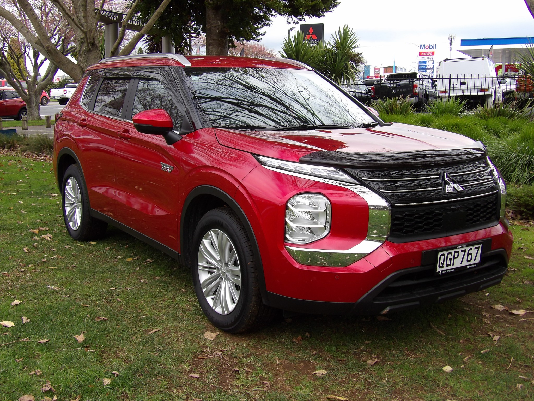 2023 Mitsubishi Outlander | LS PHEV/4WD/AT 5 SEAT SUV Plug In Hybrid | 23831 | 1