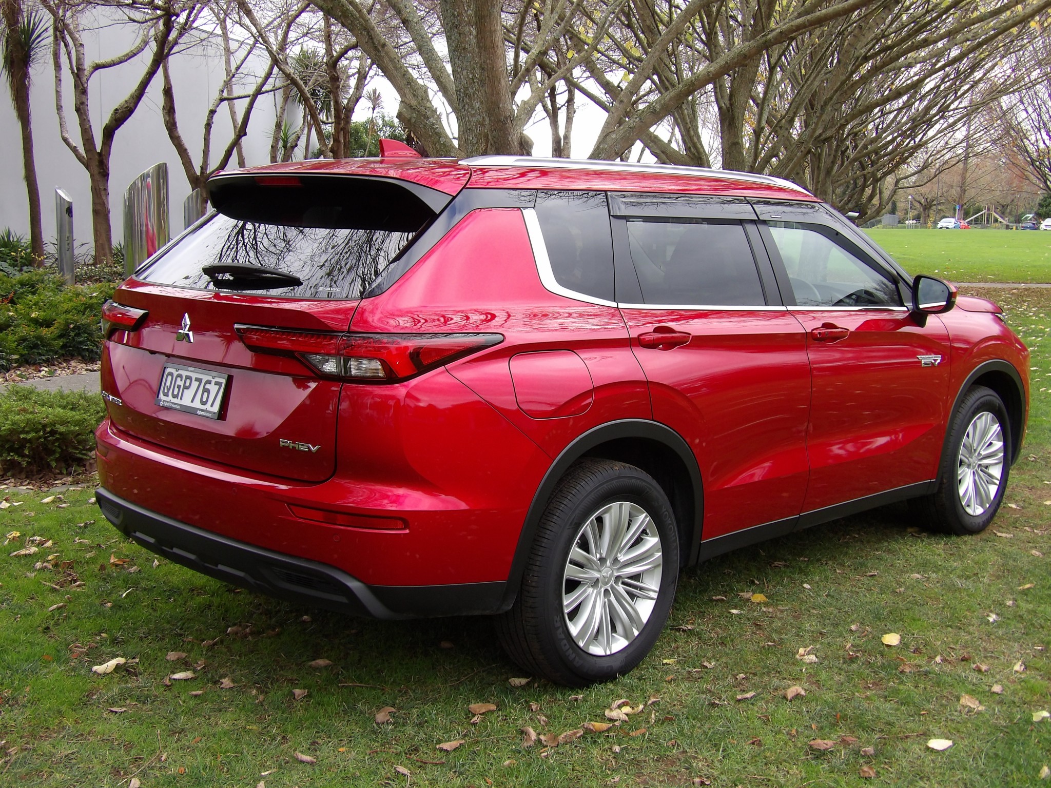 2023 Mitsubishi Outlander | LS PHEV/4WD/AT 5 SEAT SUV Plug In Hybrid | 23831 | 4