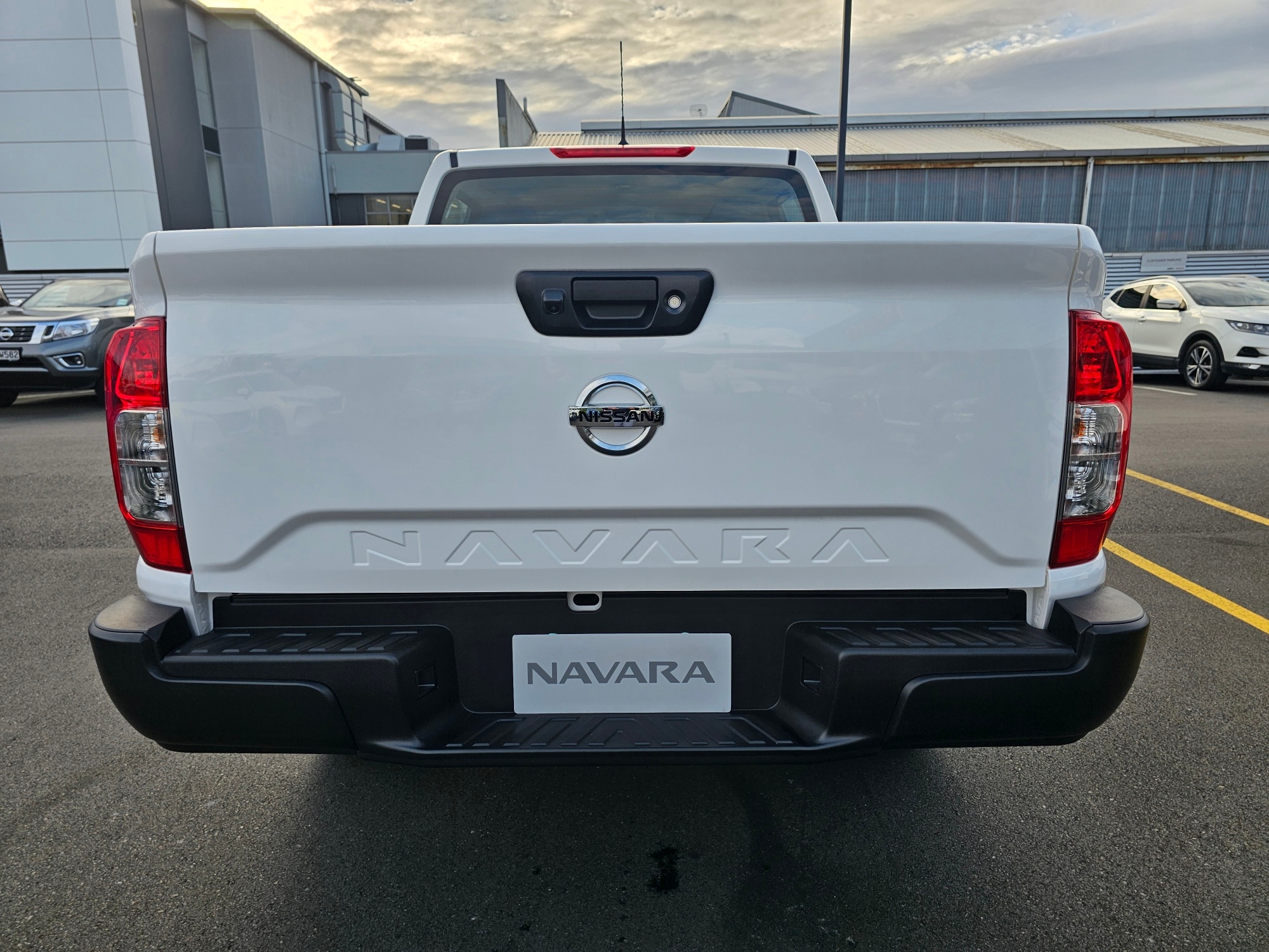 2024 Nissan Navara | SL-X 2WD AUTO | 23859 | 7