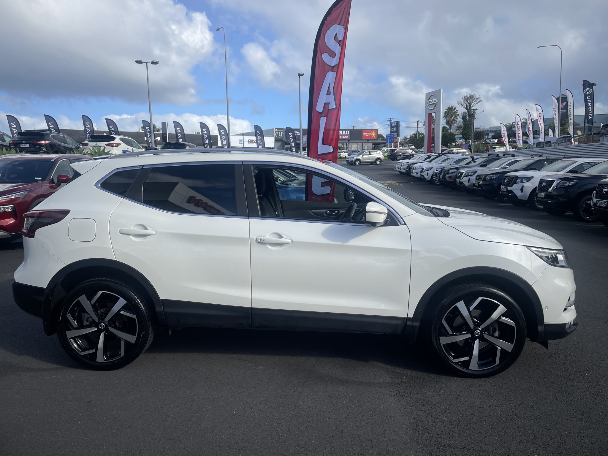 2021 Nissan Qashqai | TI 2.0P | 23861 | 5