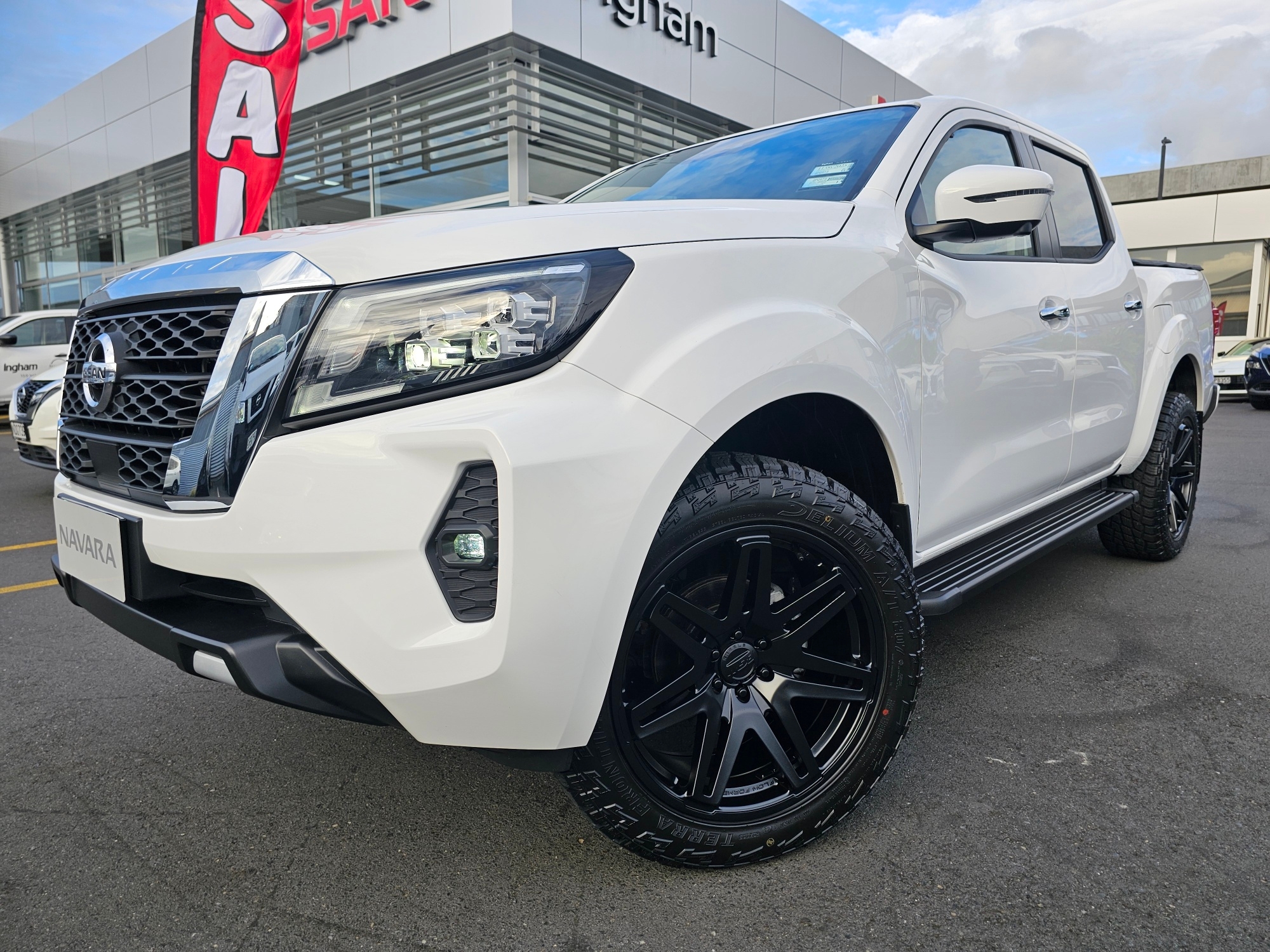 2024 Nissan Navara | ST-X i-SPORTX | 23862 | 2