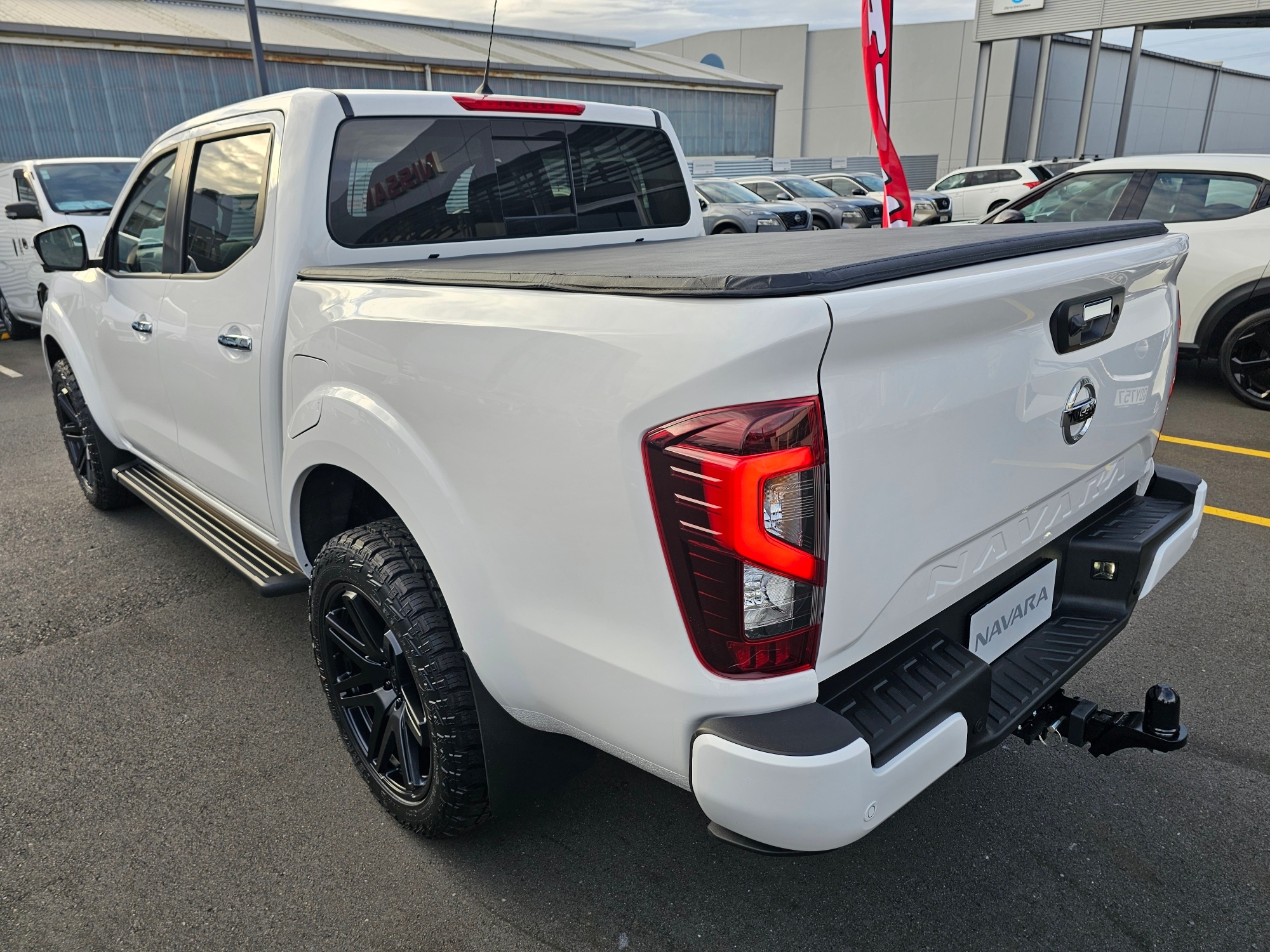 2024 Nissan Navara | ST-X i-SPORTX | 23862 | 7