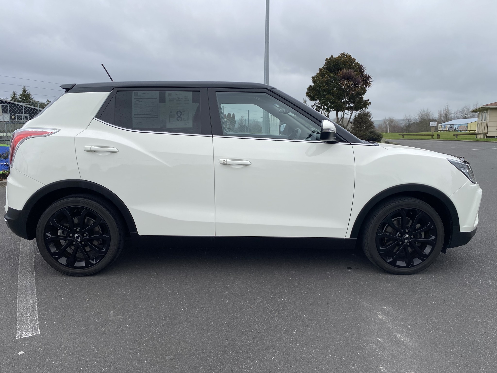 2019 SsangYong TIVOLI | LTD AUTO 1.6P/6AT/SW | 23927 | 2