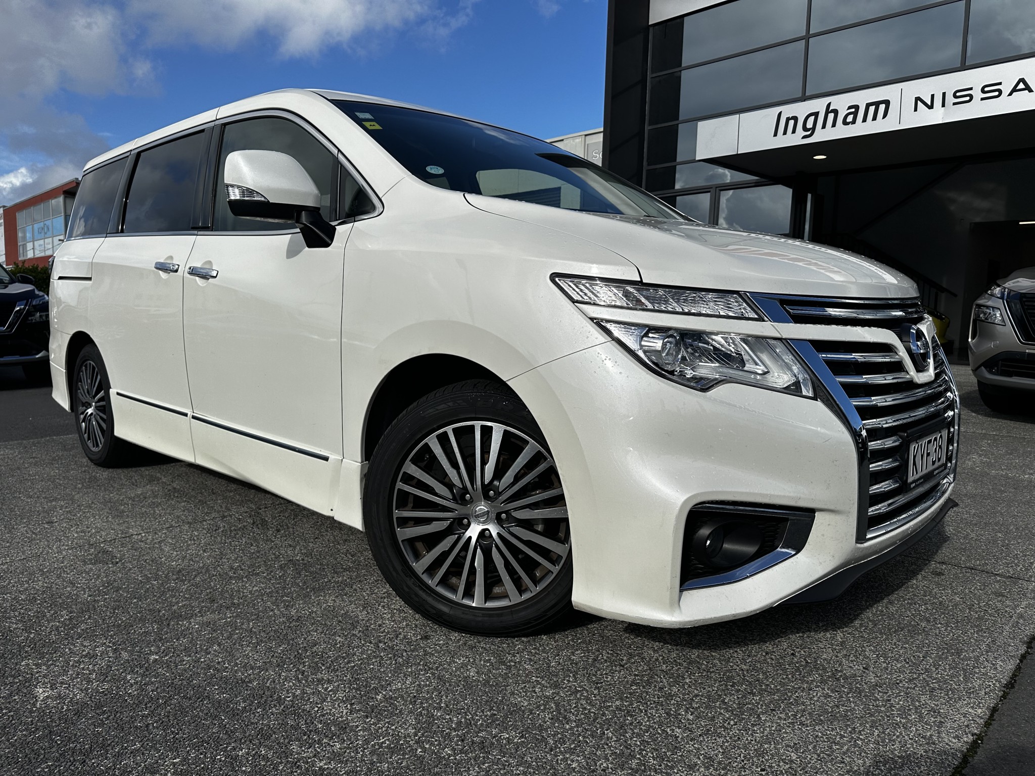 2017 Nissan Elgrand |  | 23935 | 1