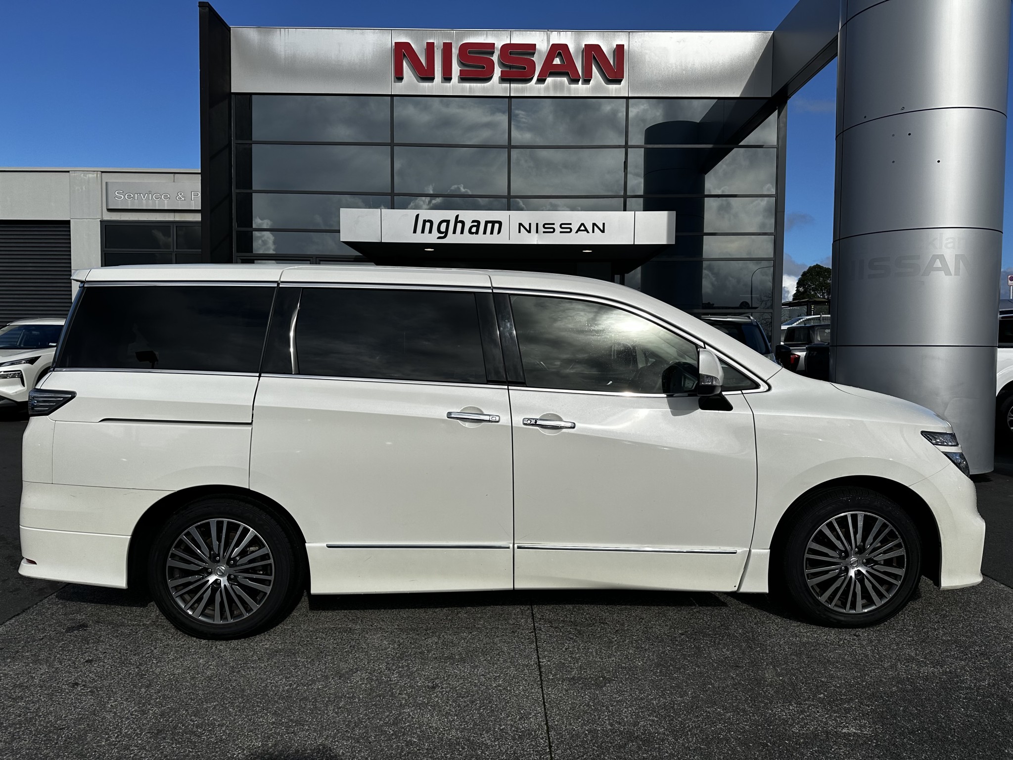 2017 Nissan Elgrand |  | 23935 | 2