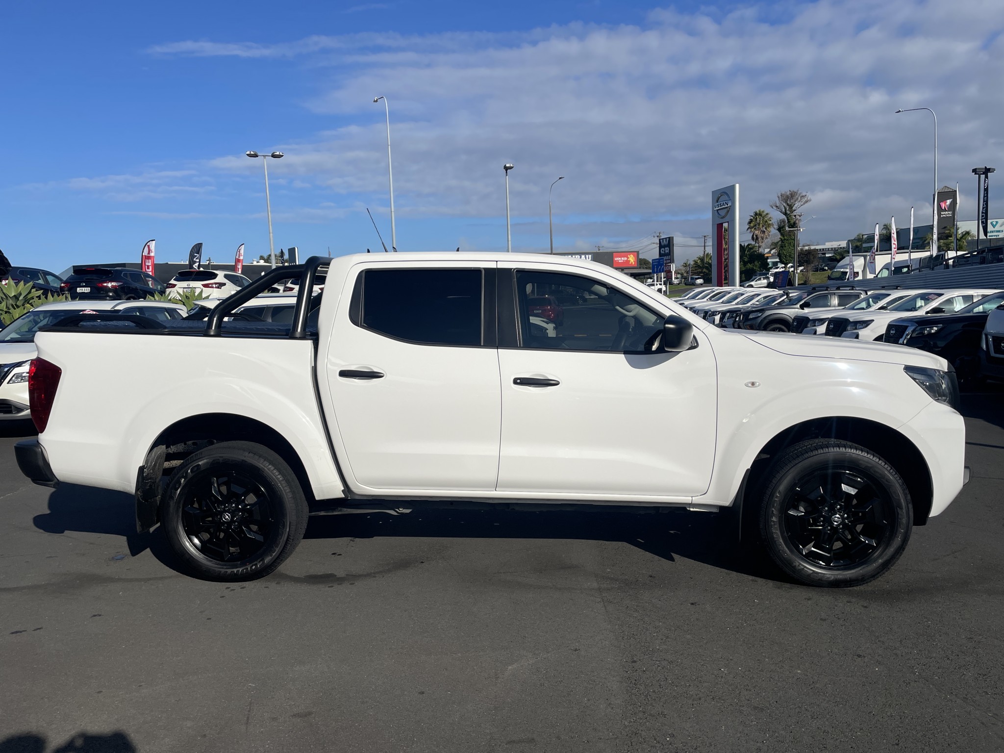 2023 Nissan Navara | SL-450 2.3D/4WD | 24063 | 5