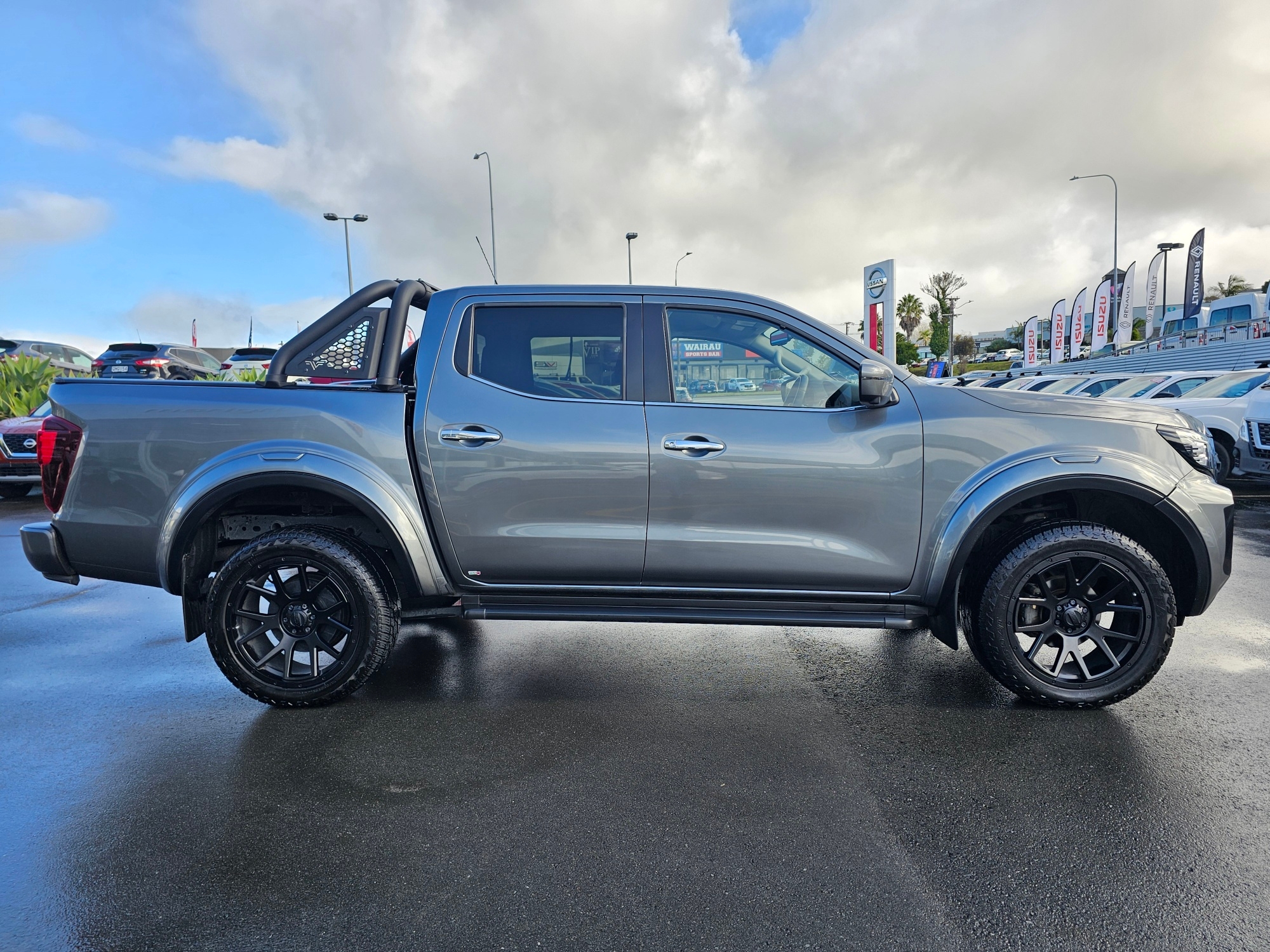 2022 Nissan Navara | ST STORM EDITION 2.3D/4WD/6MT | 24194 | 5