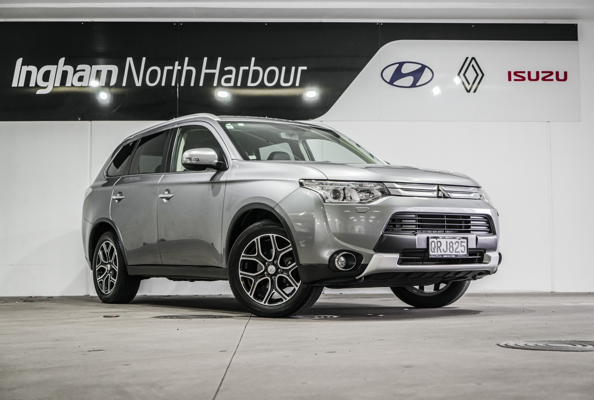 2015 Mitsubishi Outlander | VRX 2.4P/4WD/CVT/SW | 24207 | 1