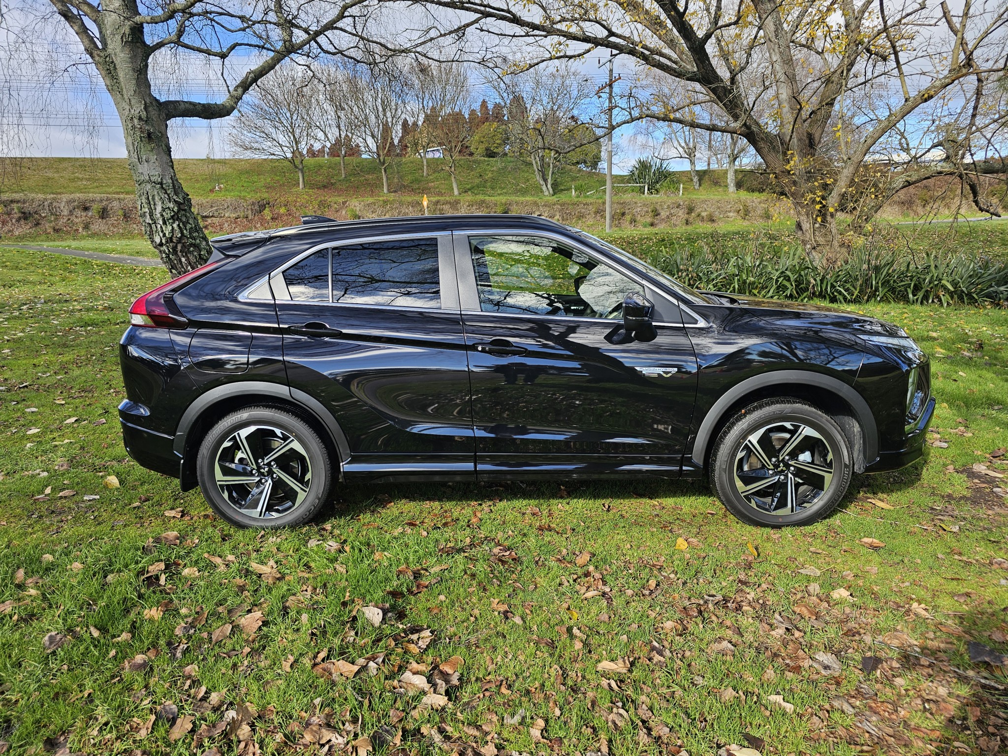 2023 Mitsubishi Eclipse Cross | VRX PHEV/4WD/AT | 24213 | 2