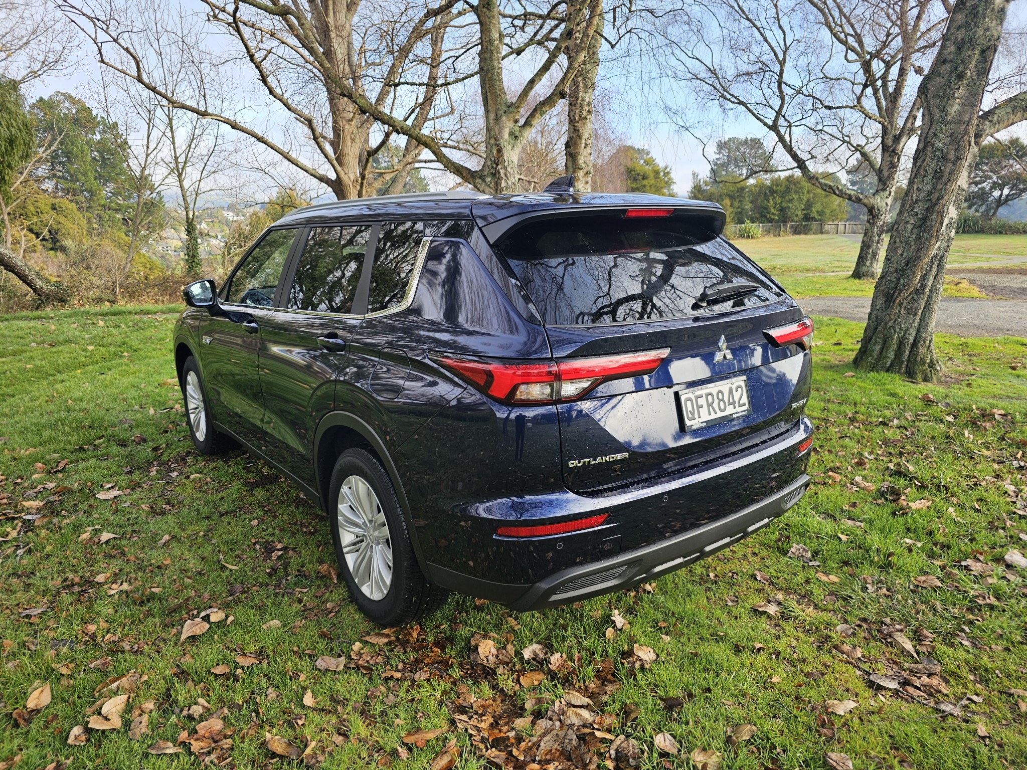 2023 Mitsubishi Outlander | LS PHEV/4WD/AT | 24214 | 6