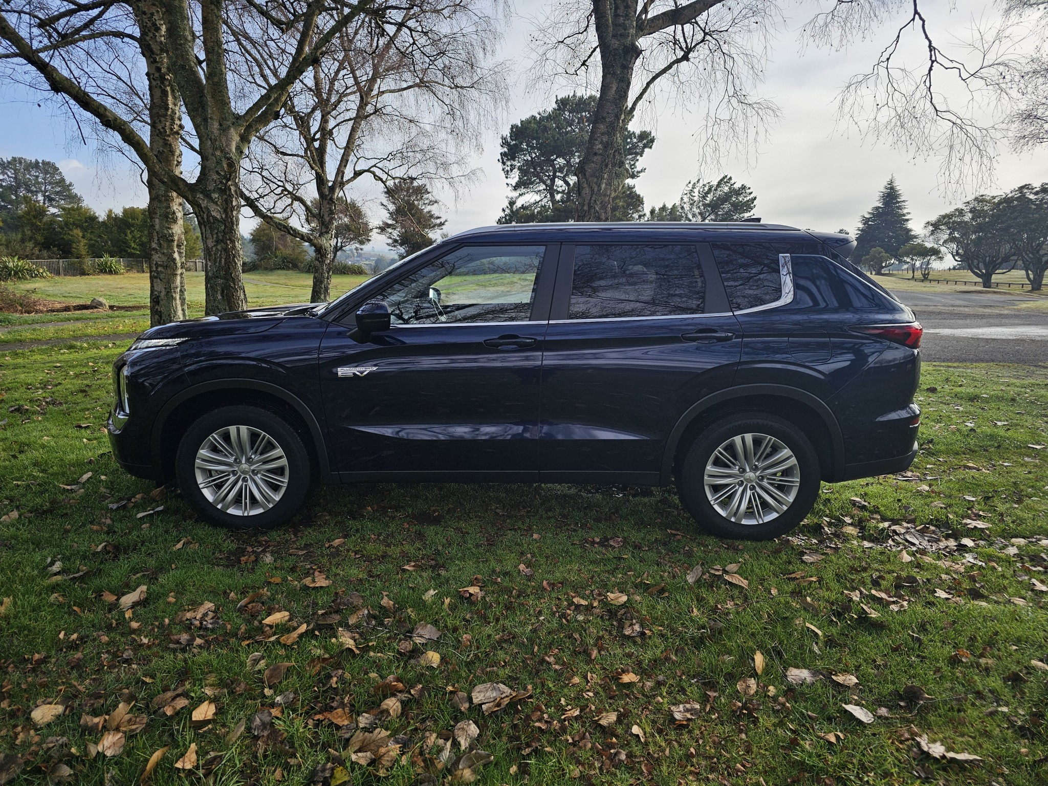 2023 Mitsubishi Outlander | LS PHEV/4WD/AT | 24214 | 7