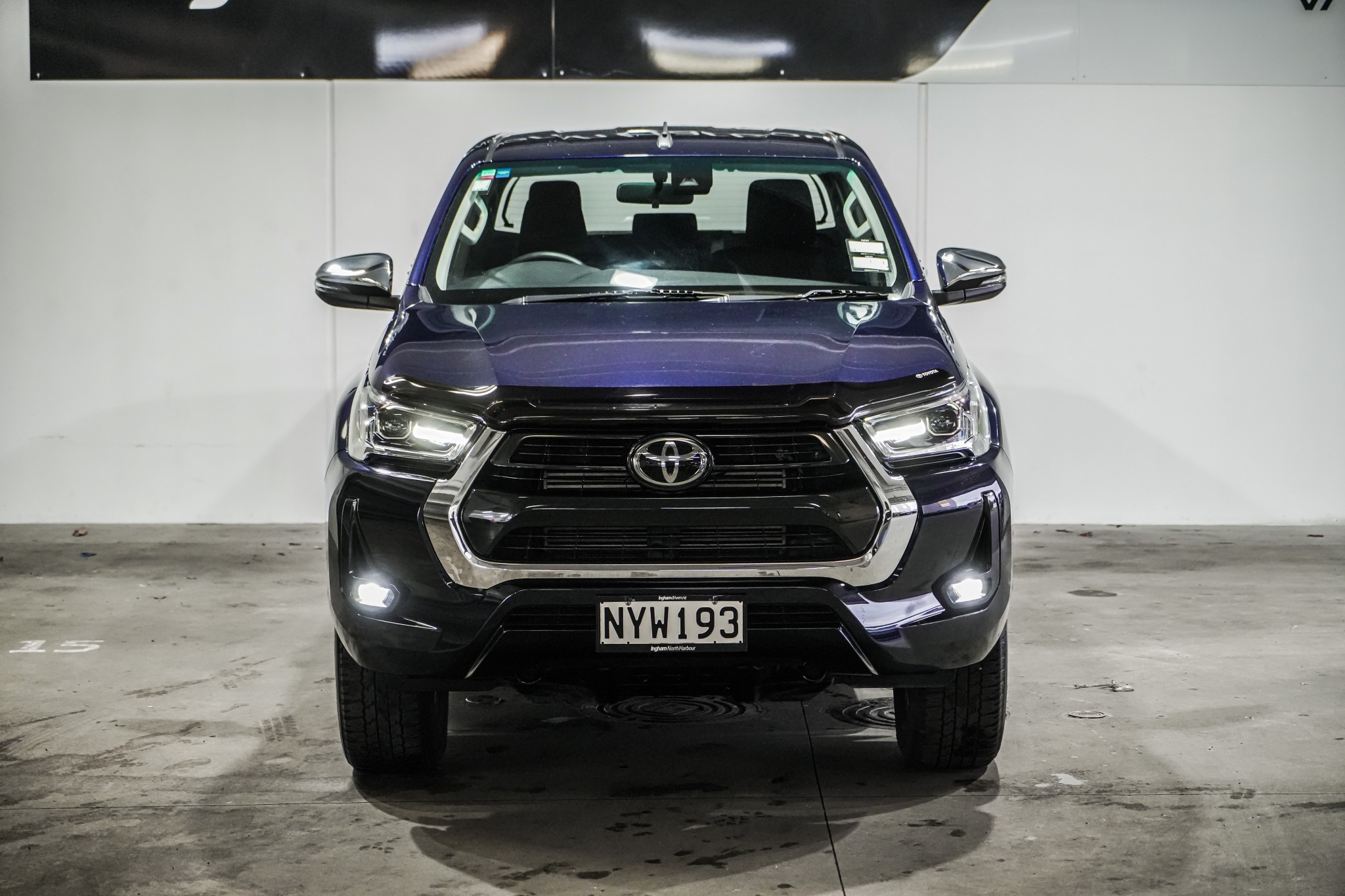 2021 Toyota Hilux | SR5 TD DC 2.8DT 2WD | 24250 | 4