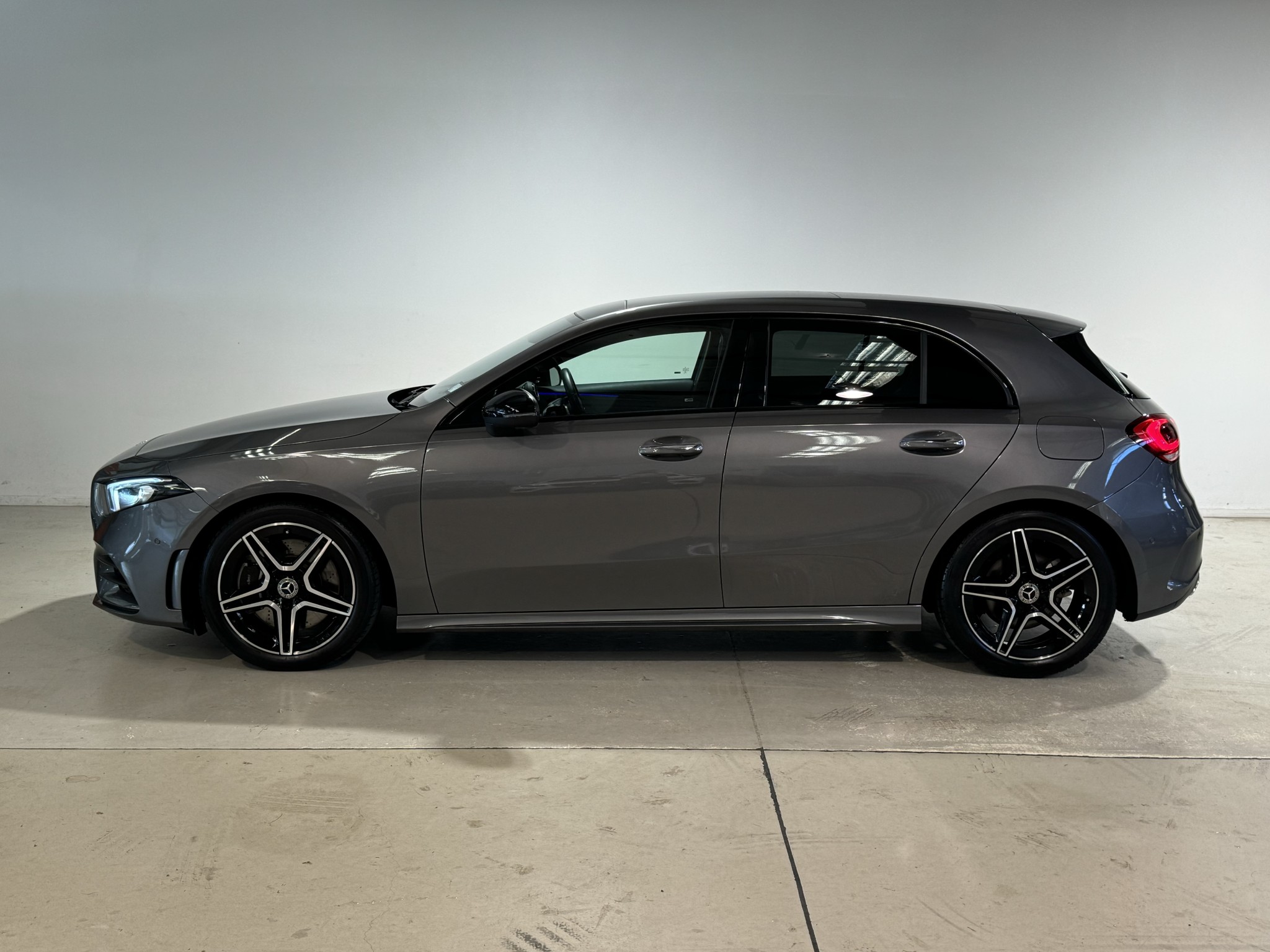 2022 Mercedes-Benz A 250 | 4MATIC 2.0PT | 24355 | 6