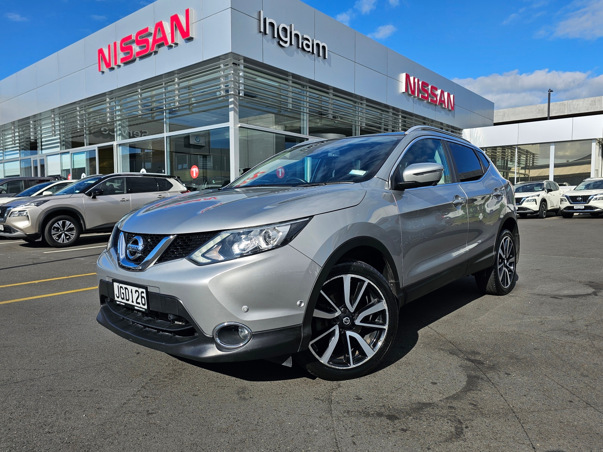 2015 Nissan Qashqai | TI 2.0P | 24476 | 1