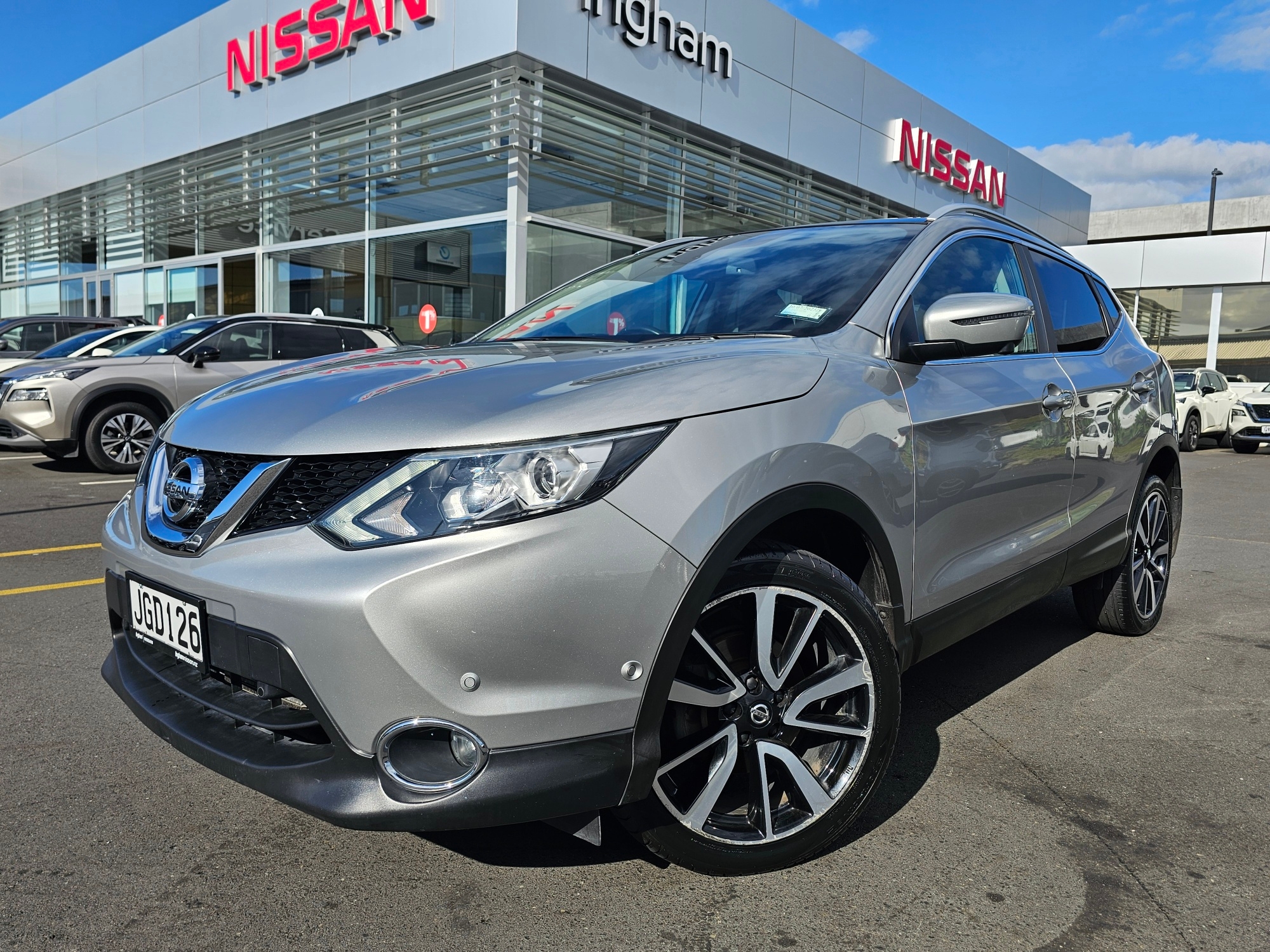 2015 Nissan Qashqai | TI 2.0P | 24476 | 2