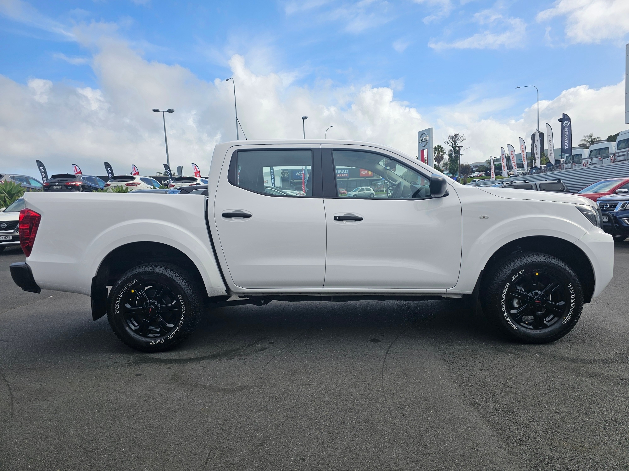 2023 Nissan Navara | SL-450 4WD | 24517 | 5