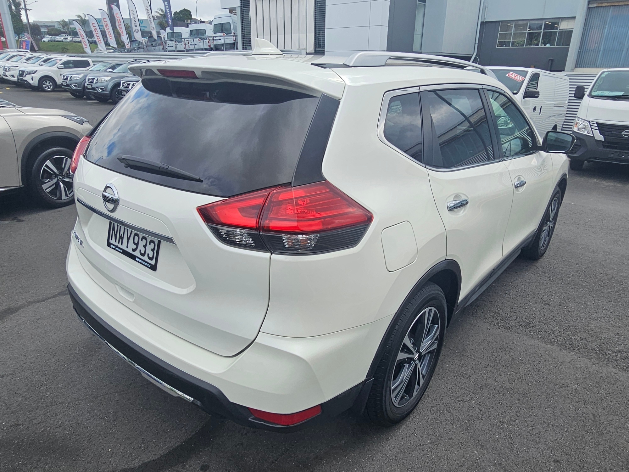 2021 Nissan X-Trail | ST-L 4WD | 24520 | 6