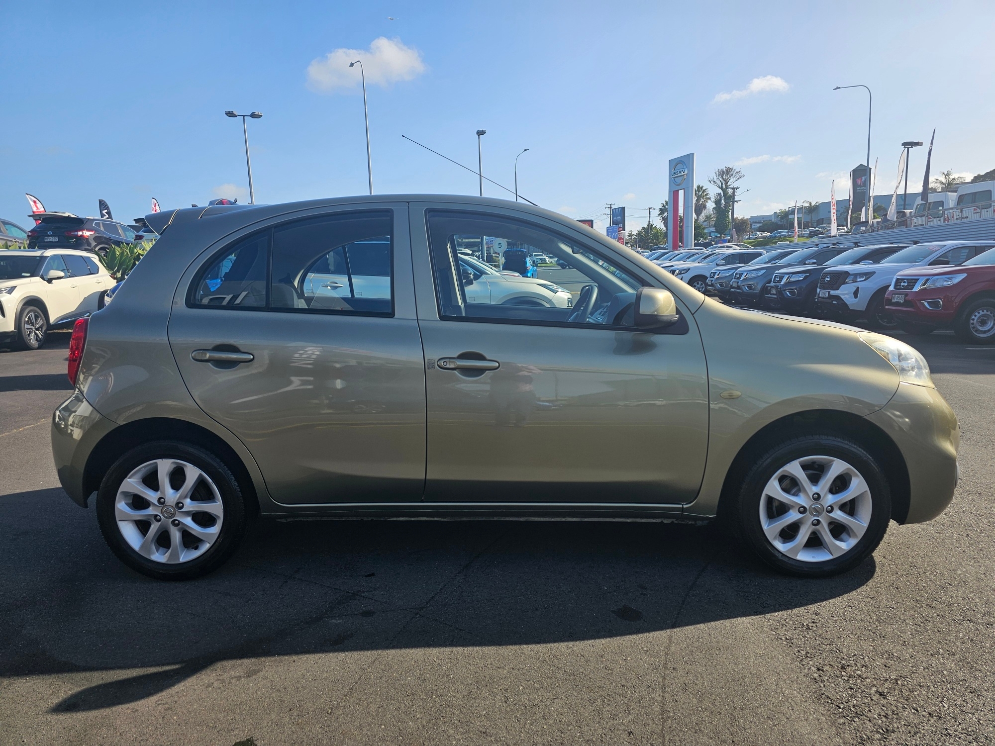 2016 Nissan Micra | ST-L 1.2P | 24528 | 5