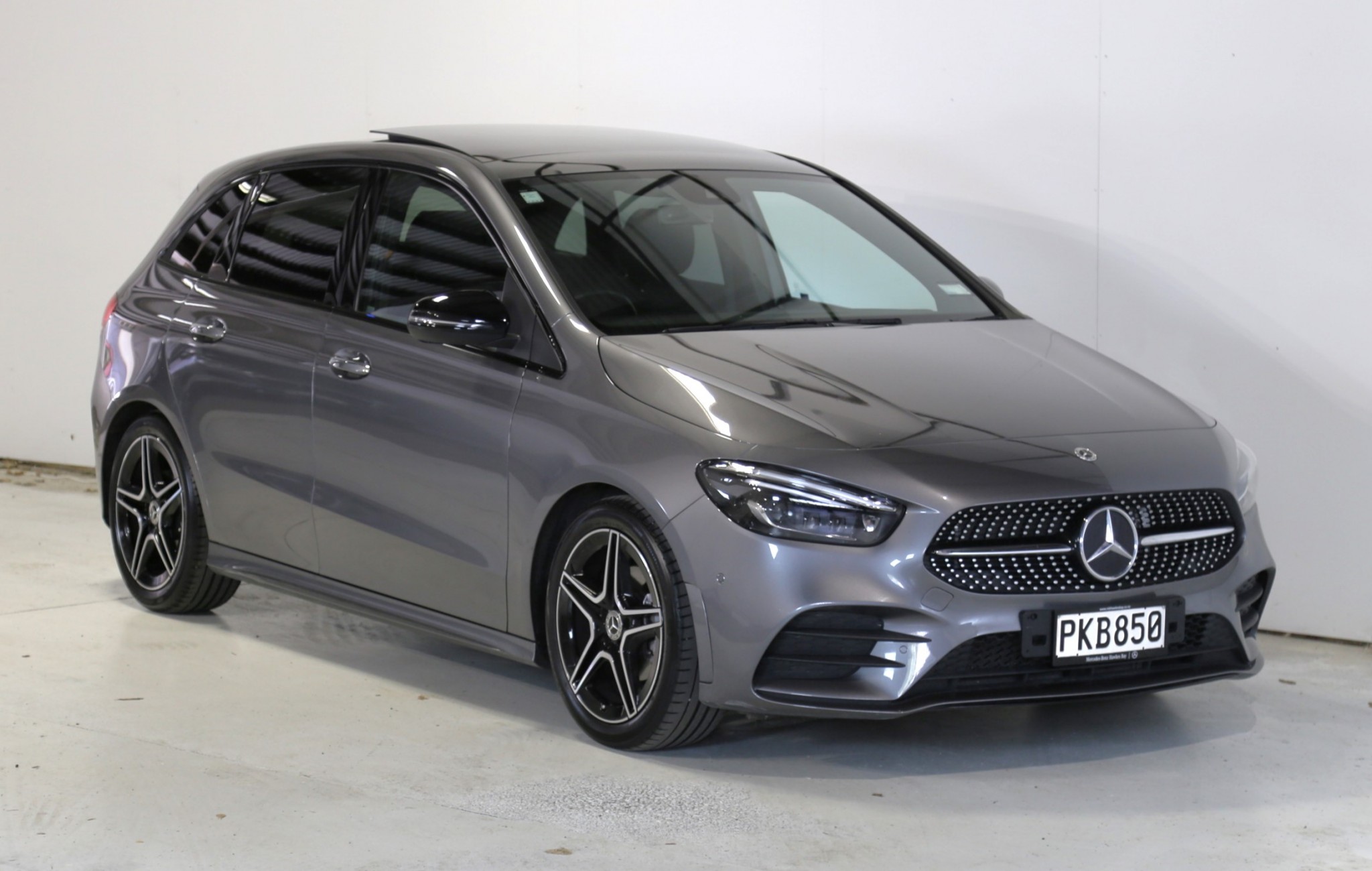 2022 Mercedes-Benz B 180 | NZ New AMG Line Multibeams MBUX | 24564 | 1