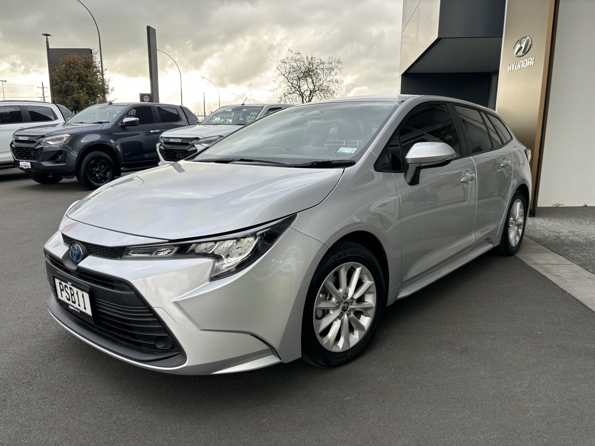 2023 Toyota Corolla | GX Hybrid Wagon | 24623 | 2