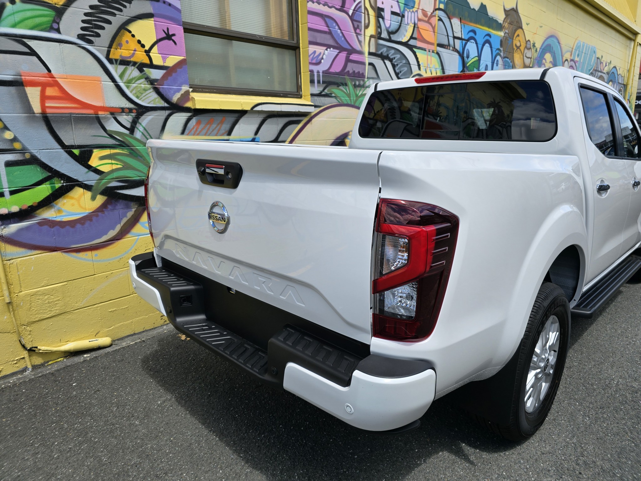 2024 Nissan Navara | ST 2.3D/4WD/7AT | 25332 | 5