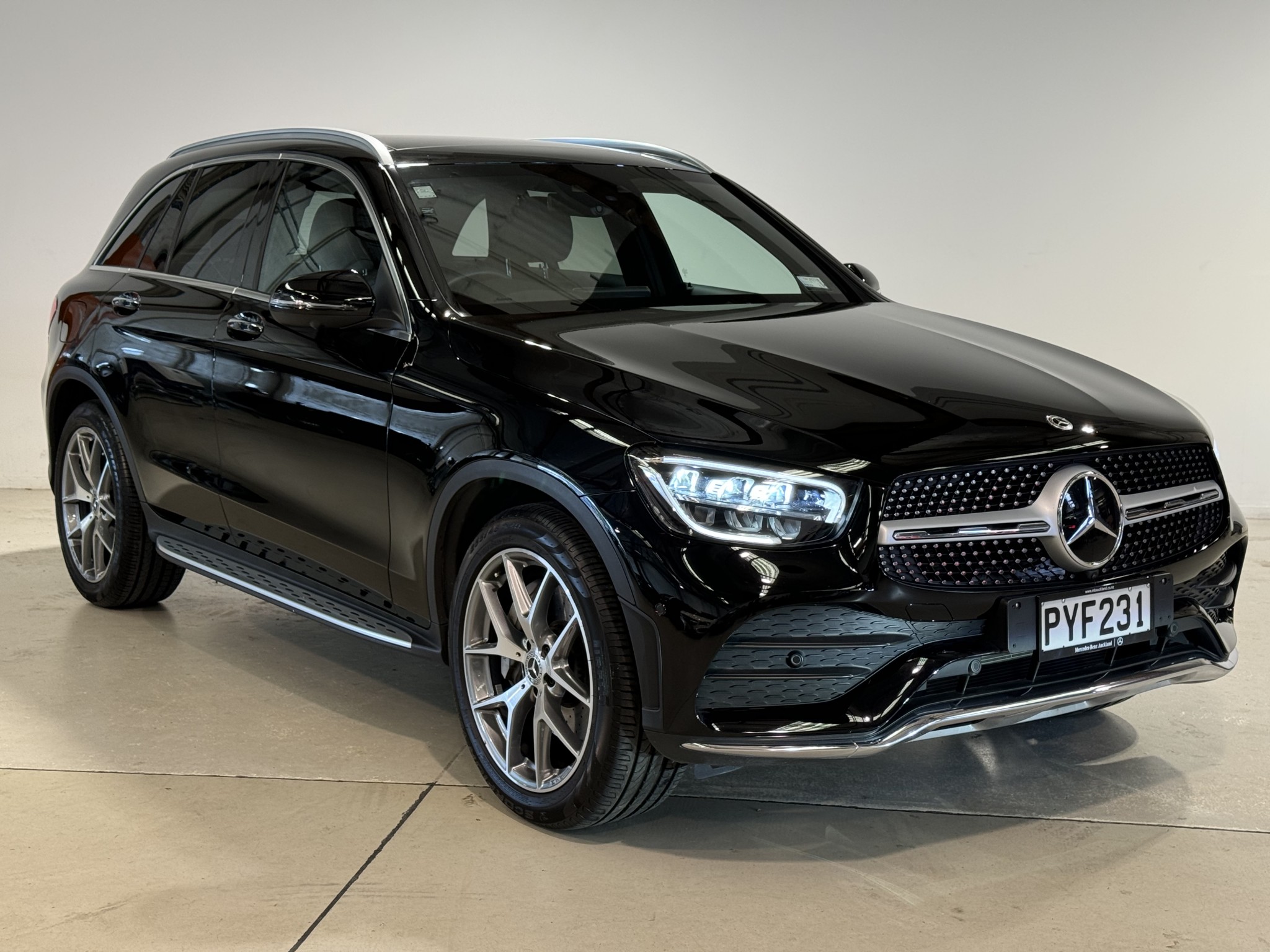 2023 Mercedes-Benz GLC 300 | GLC 300 SUV 2.0P/4WD/9AT | 24349 | 1