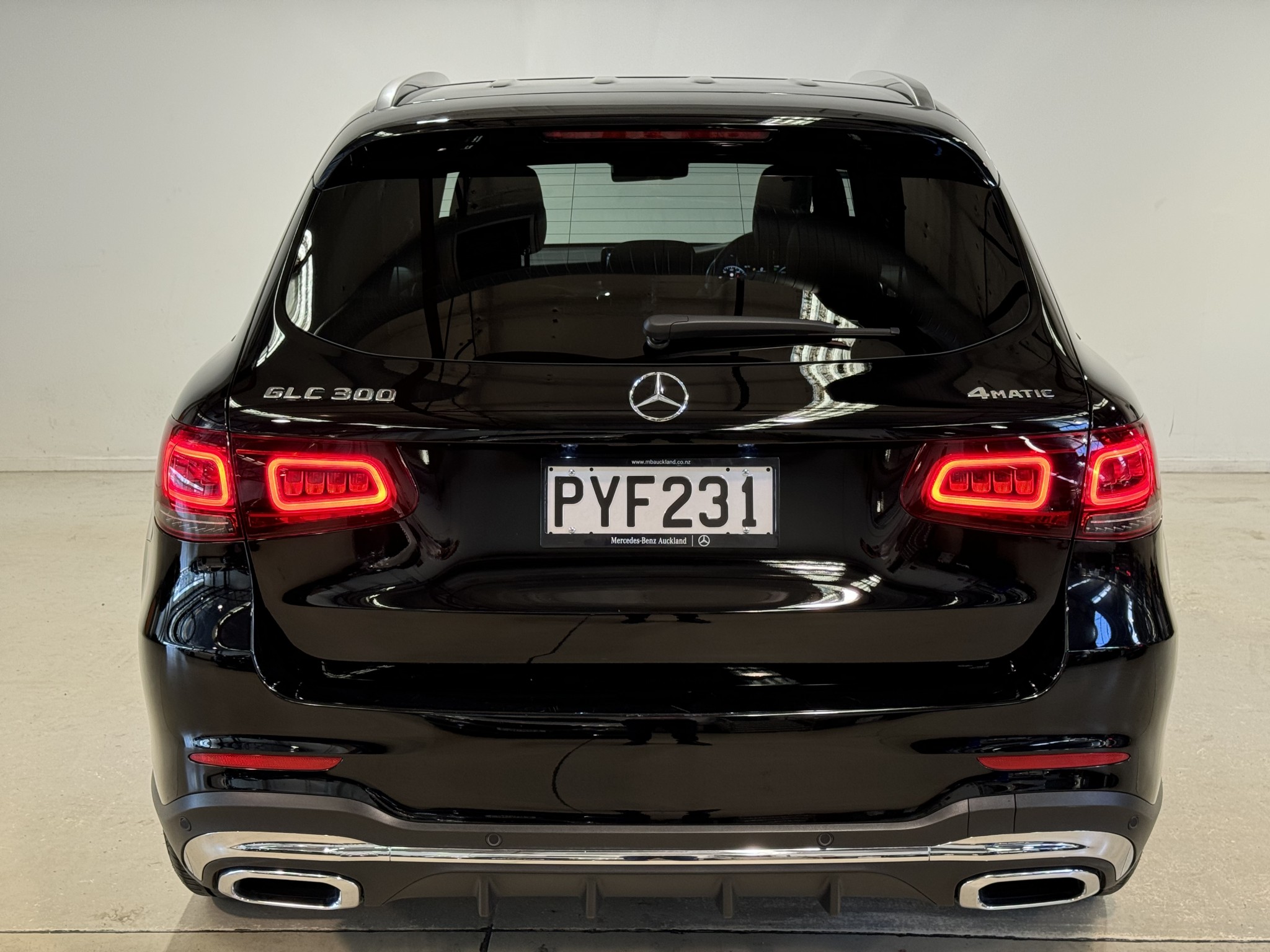 2023 Mercedes-Benz GLC 300 | GLC 300 SUV 2.0P/4WD/9AT | 24349 | 5