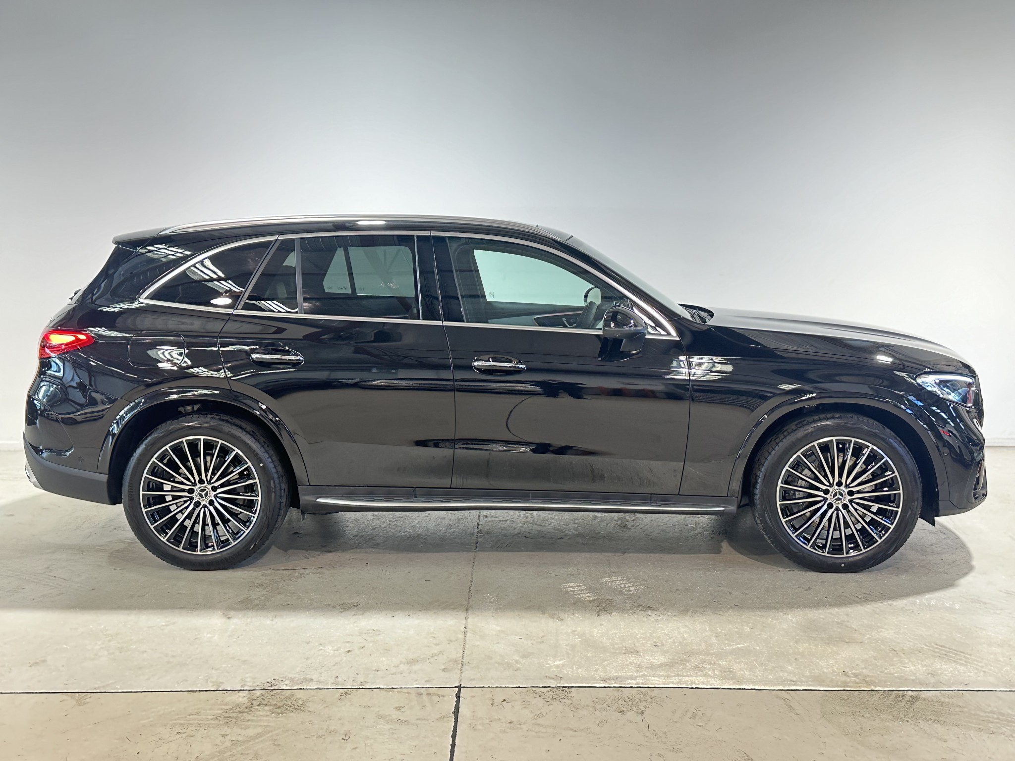 2024 Mercedes-Benz GLC 300 | GLC300 2.0PMH/4WD/9AT | 23725 | 2