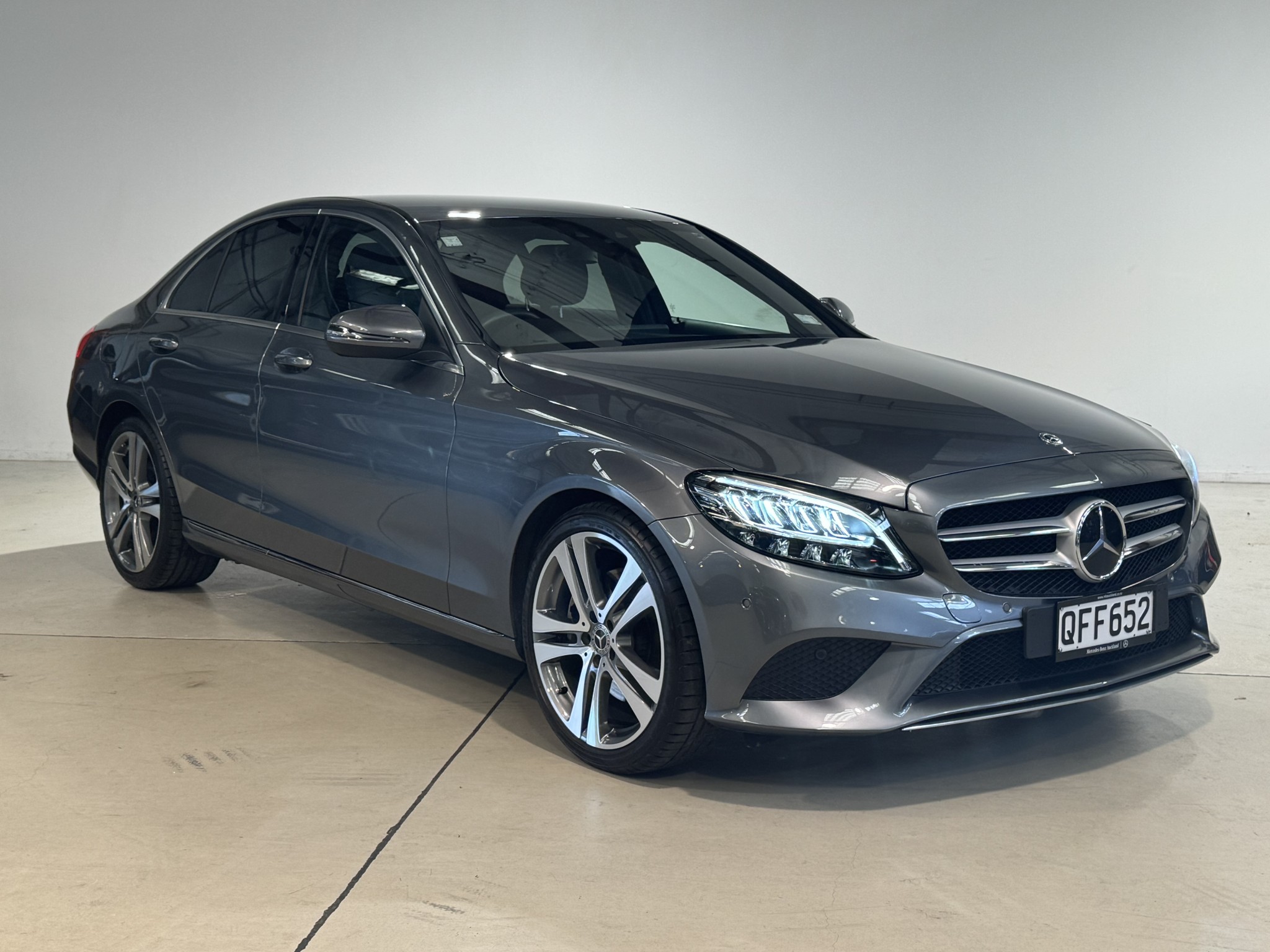 2020 Mercedes-Benz C 300 | 2.0P/9AT | 24590 | 1