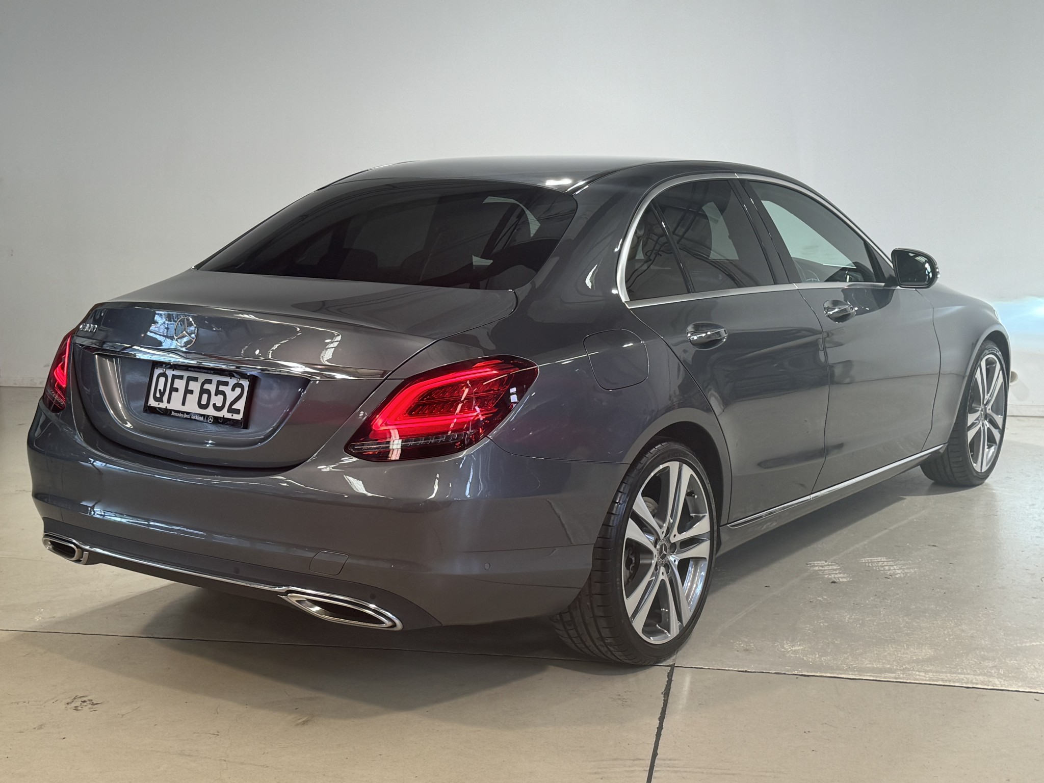 2020 Mercedes-Benz C 300 | 2.0P/9AT | 24590 | 3