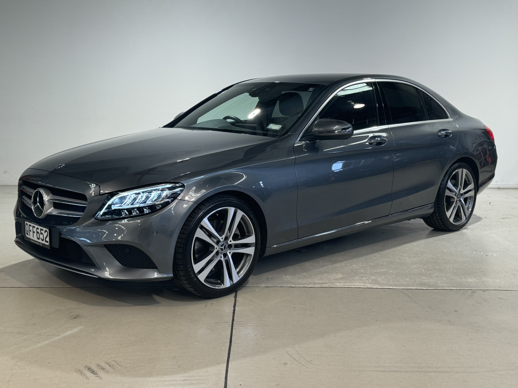 2020 Mercedes-Benz C 300 | 2.0P/9AT | 24590 | 7