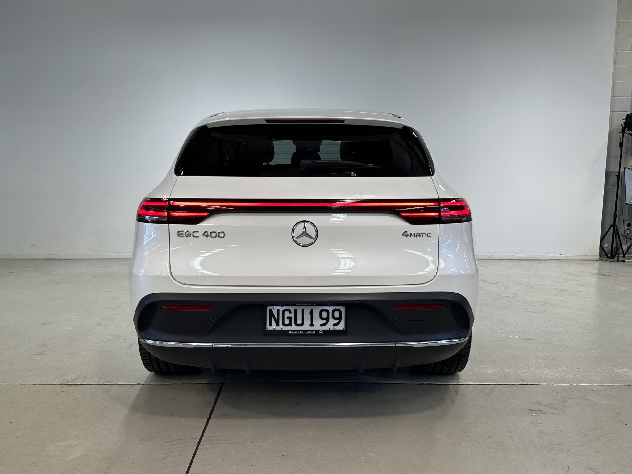 2020 Mercedes-Benz EQC | 400 4MATIC 300KW/EV | 24813 | 4